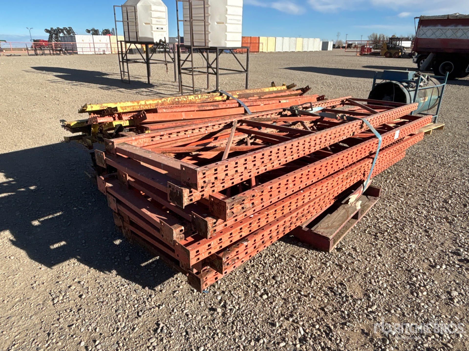 General Appearance with Bild, Ecke vorne links