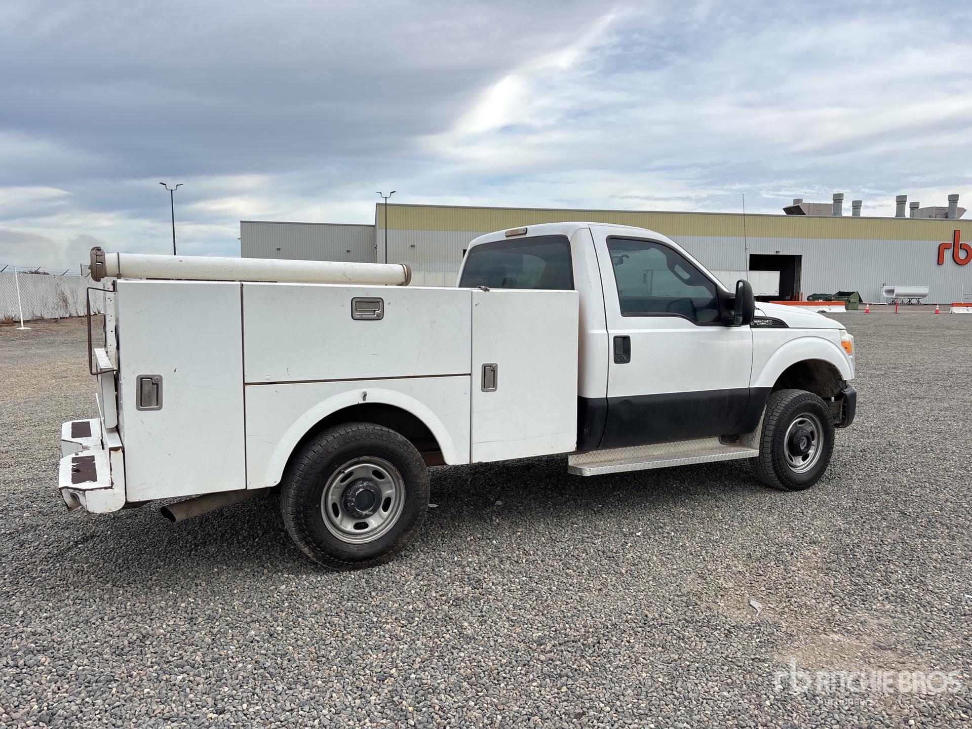 General Appearance with Imagen: esquina trasera derecha