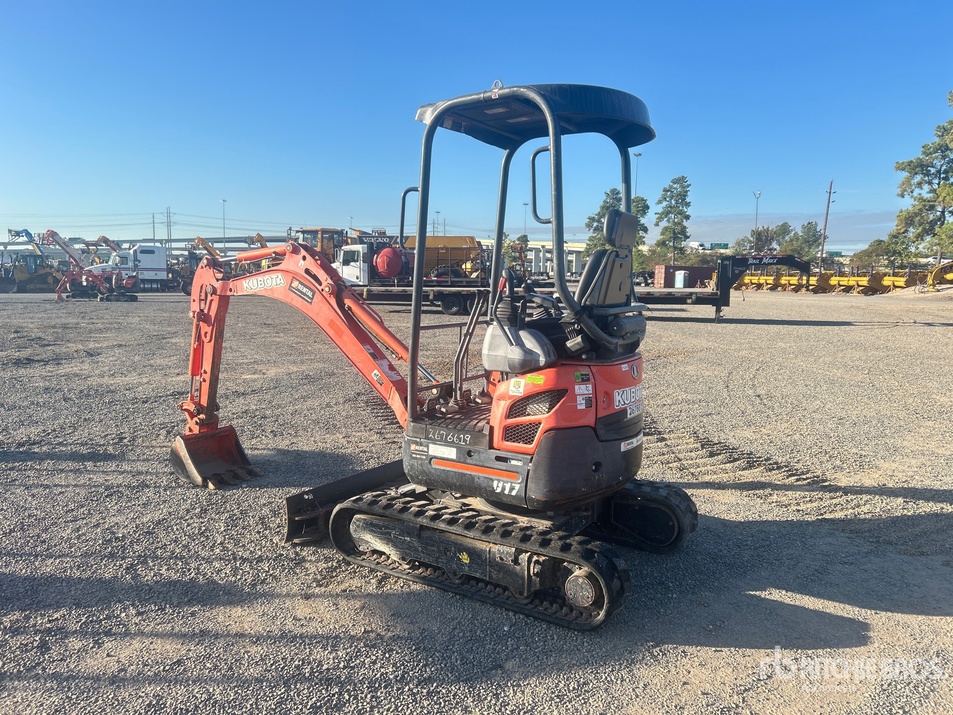 General Appearance with Picture, Left Rear Corner