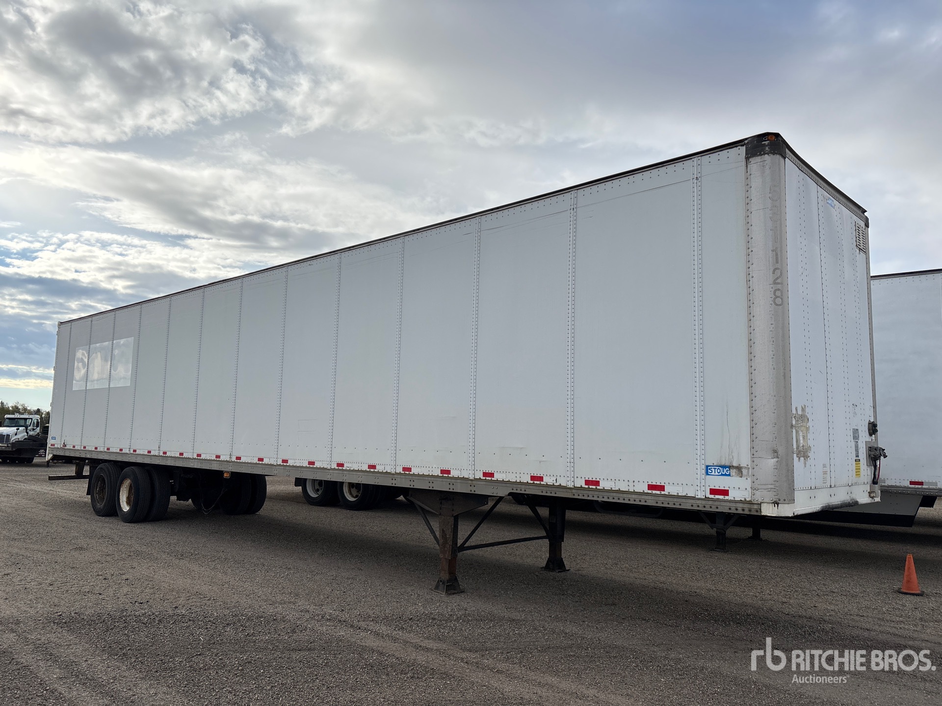 General Appearance with Bild, Ecke vorne rechts