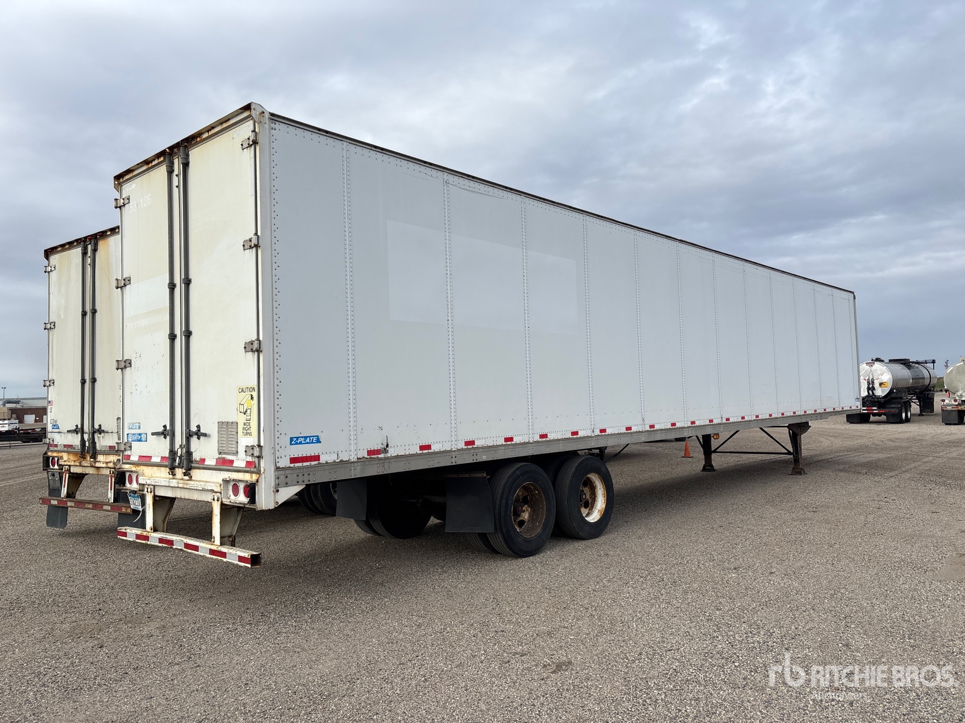 General Appearance with Bild, Ecke hinten rechts