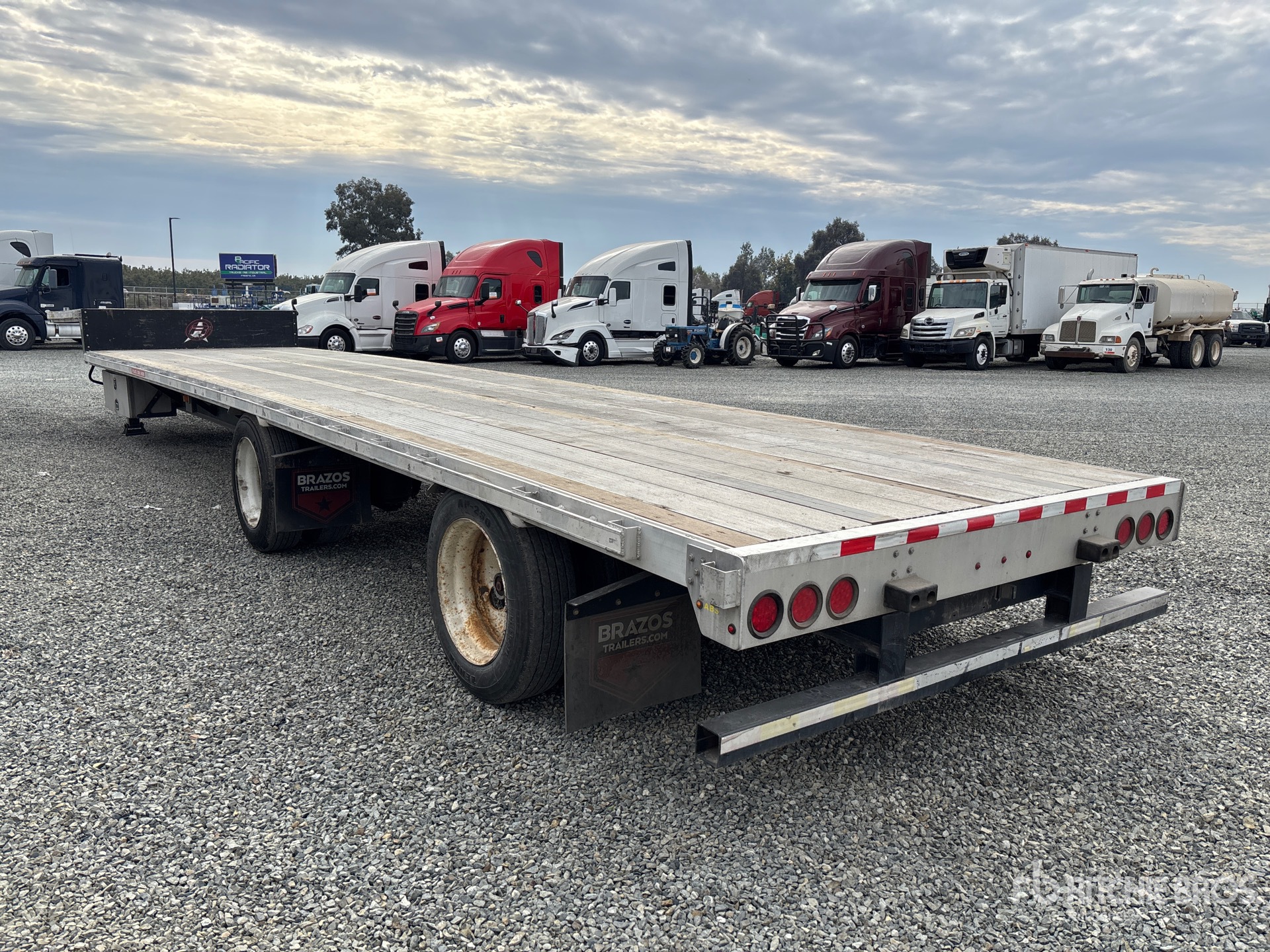 General Appearance with Imagen: esquina trasera izquierda