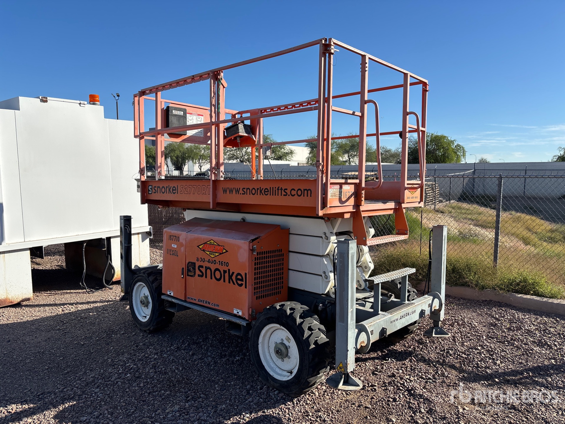 General Appearance with Foto, angolo posteriore sinistro