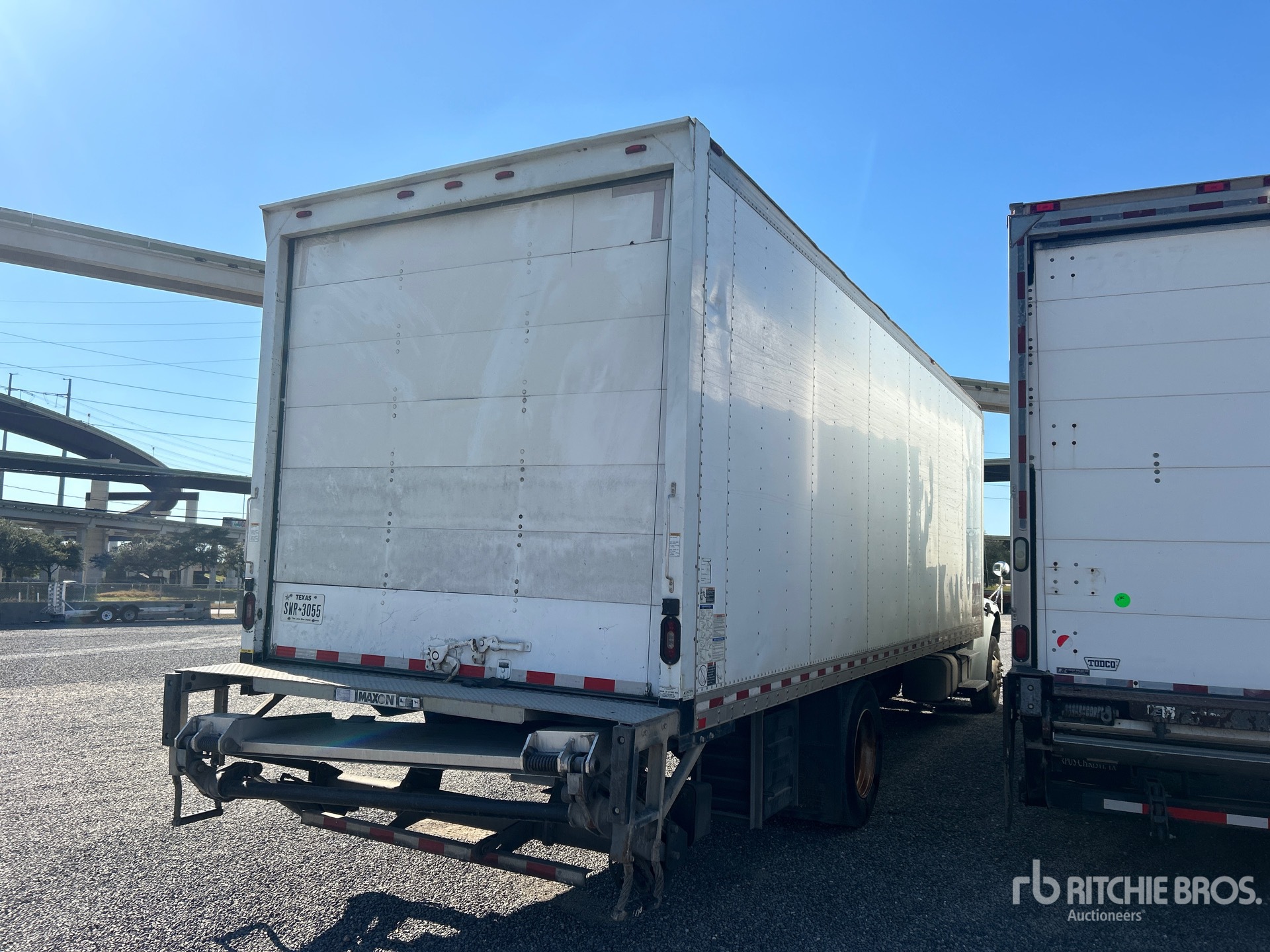 General Appearance with Foto, angolo anteriore sinistro