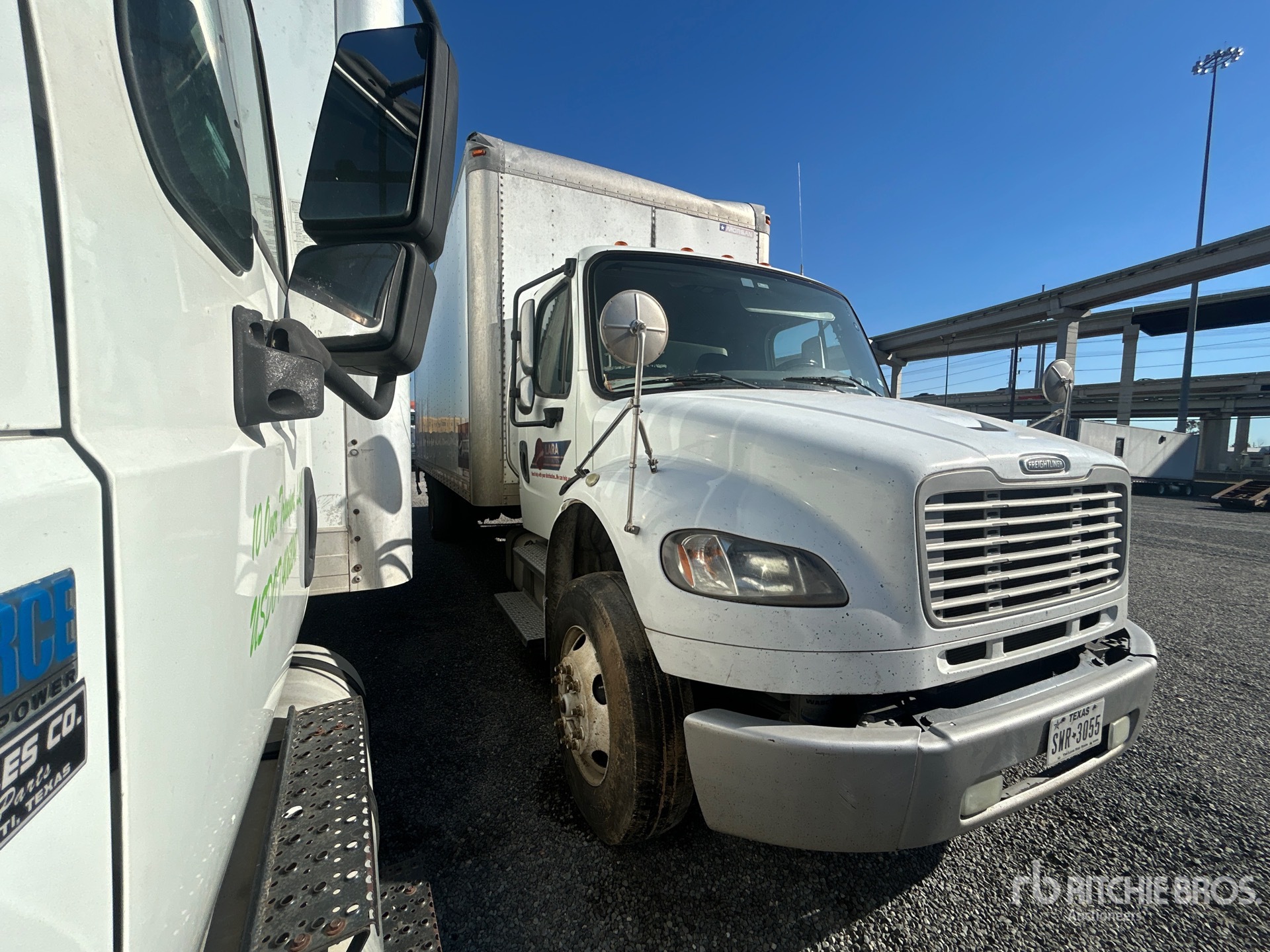 General Appearance with Foto, angolo anteriore destro