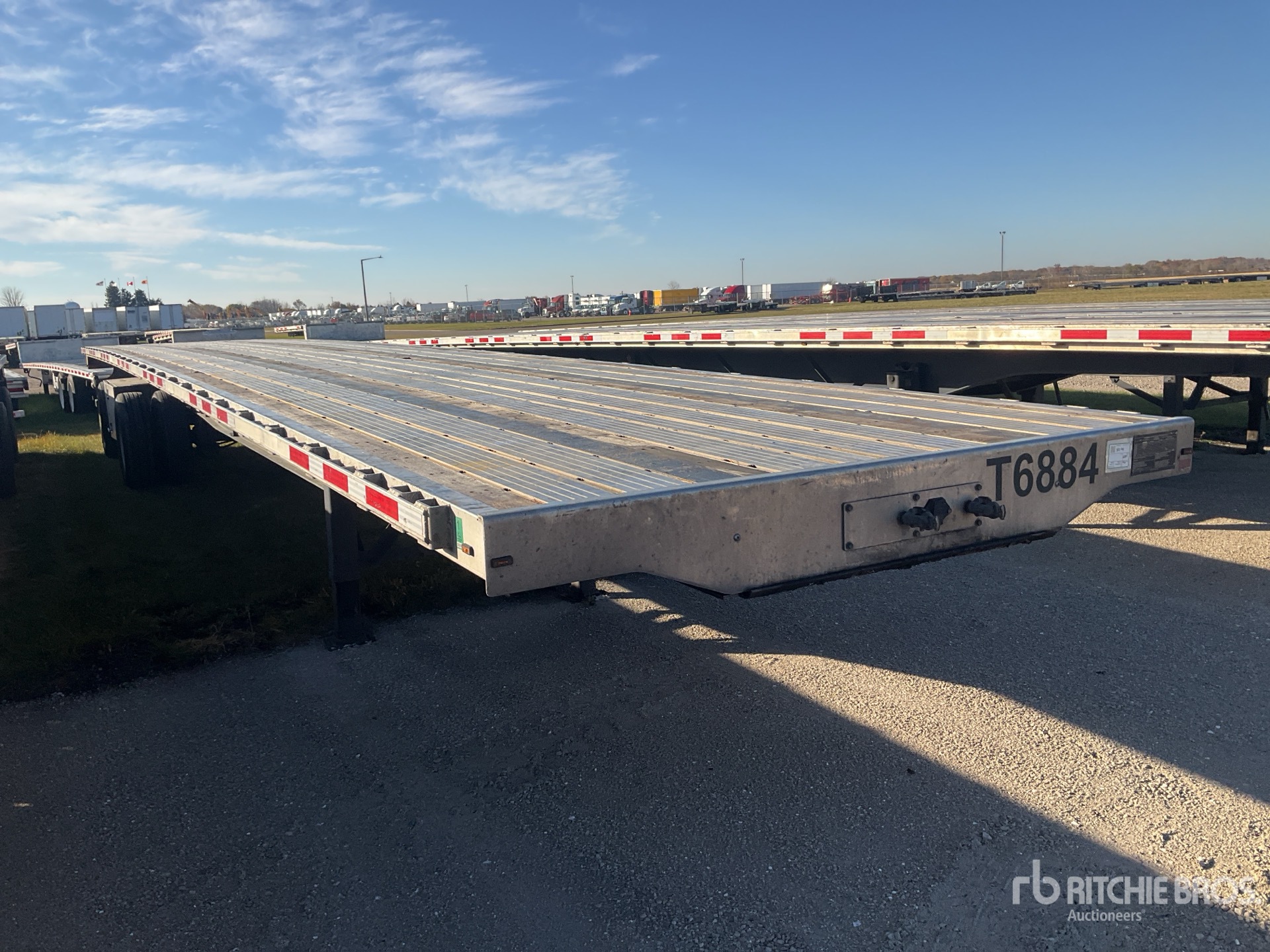 General Appearance with Bild, Ecke vorne rechts