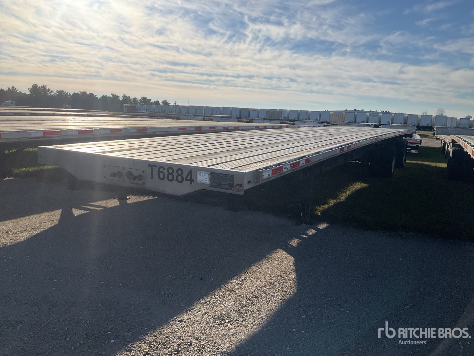 General Appearance with Bild, Ecke vorne links