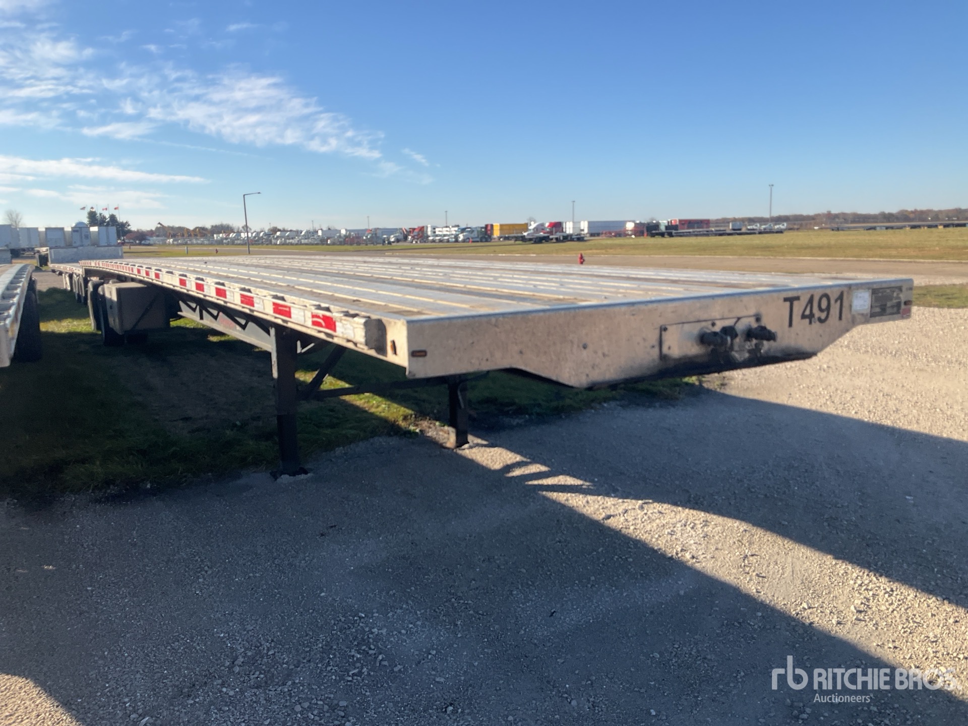 General Appearance with Bild, Ecke vorne rechts