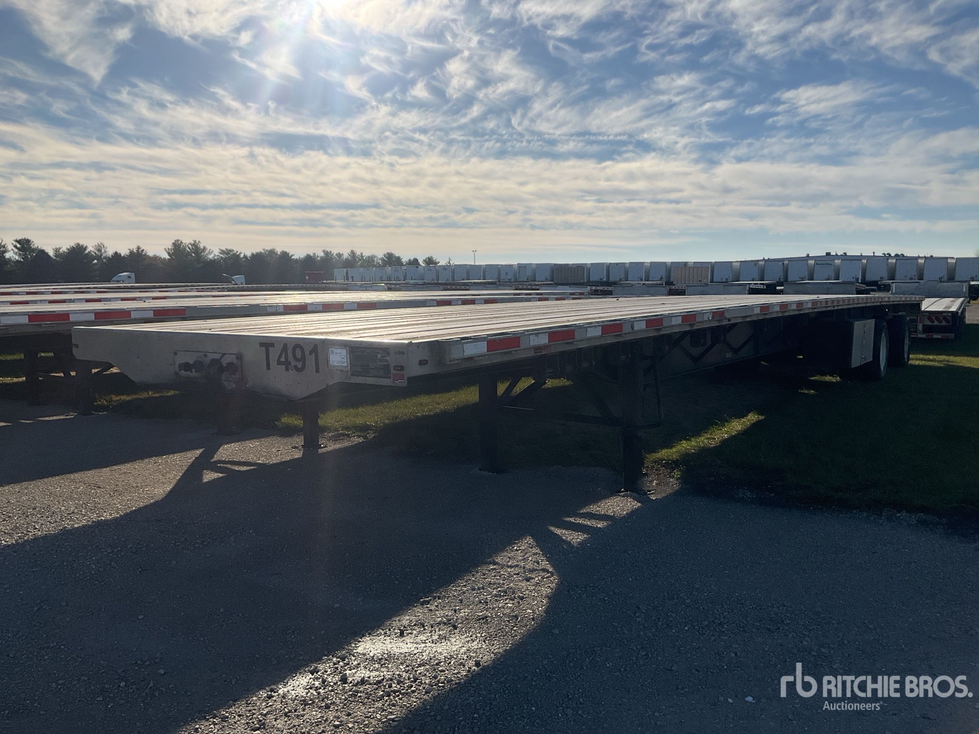 General Appearance with Bild, Ecke vorne links