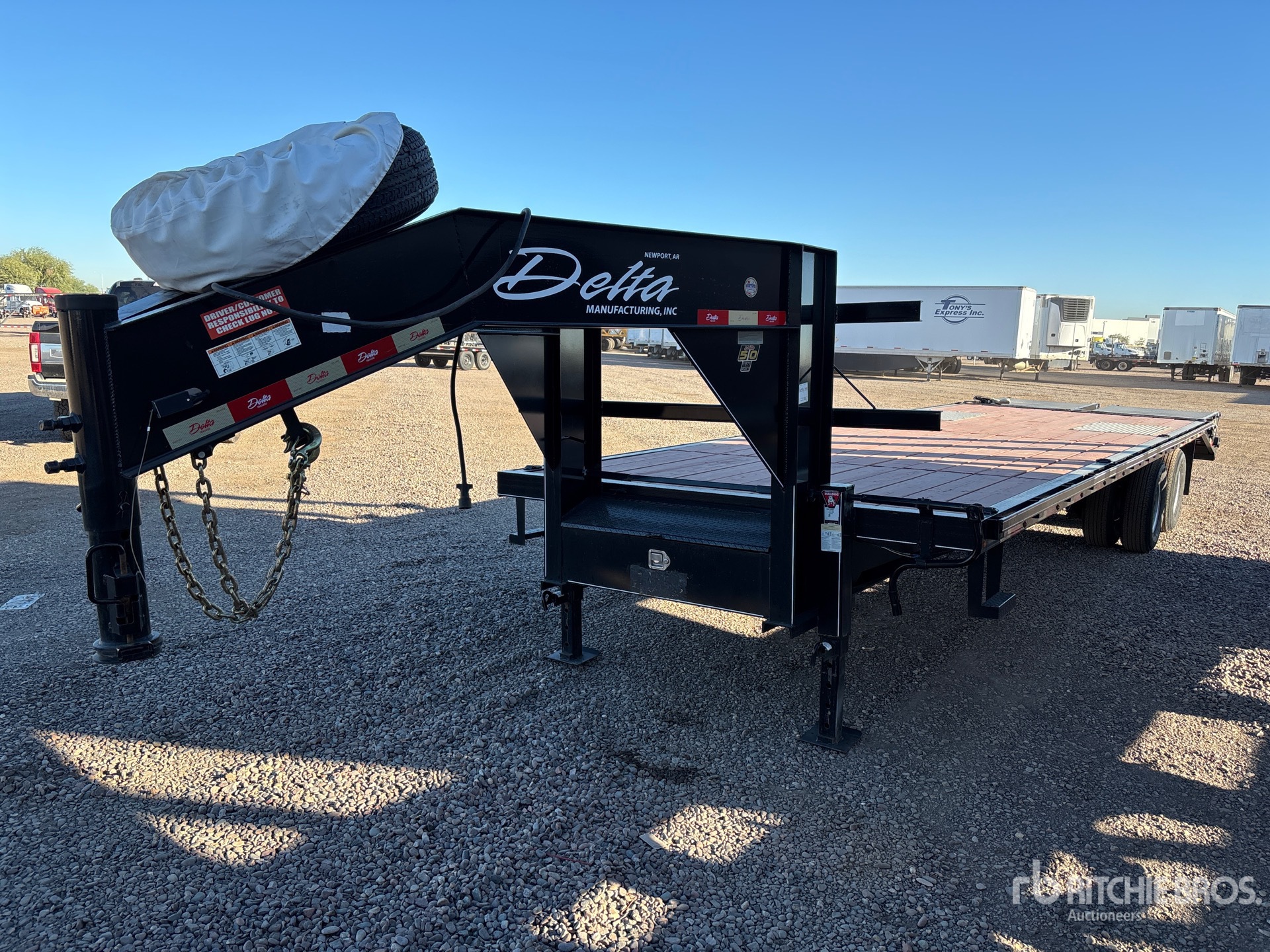 General Appearance with Bild, Ecke vorne links