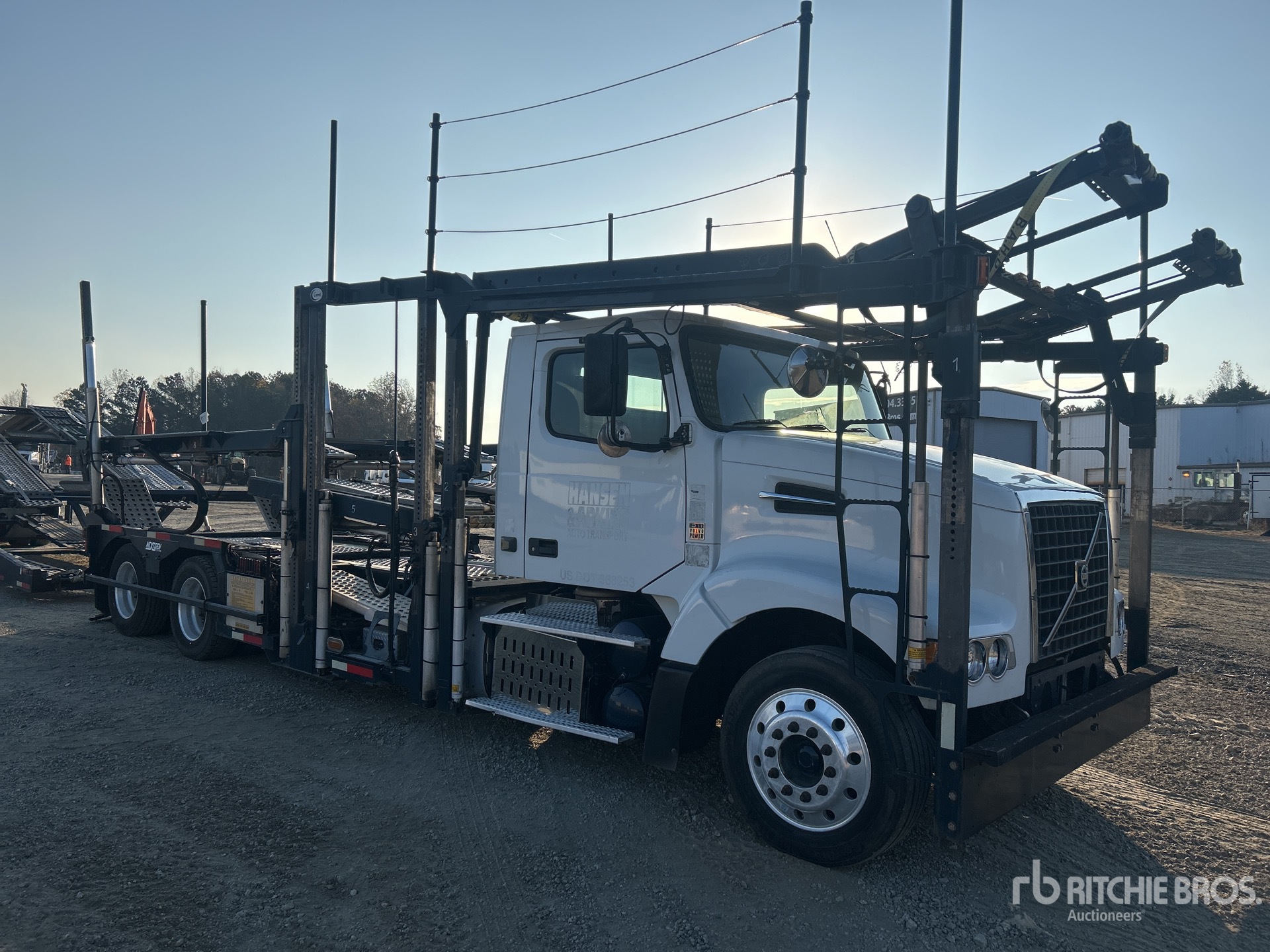 General Appearance with Bild, Ecke vorne rechts