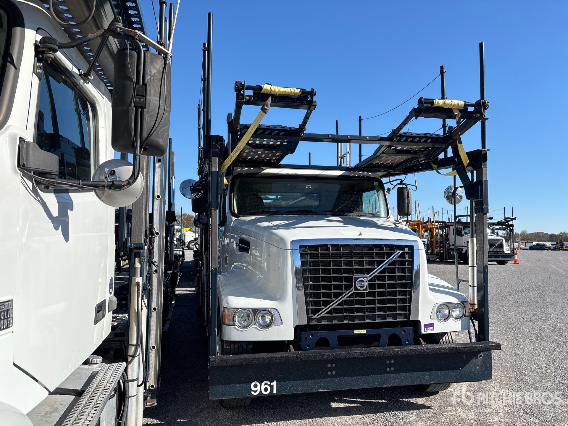 General Appearance with Bild, Ecke vorne rechts