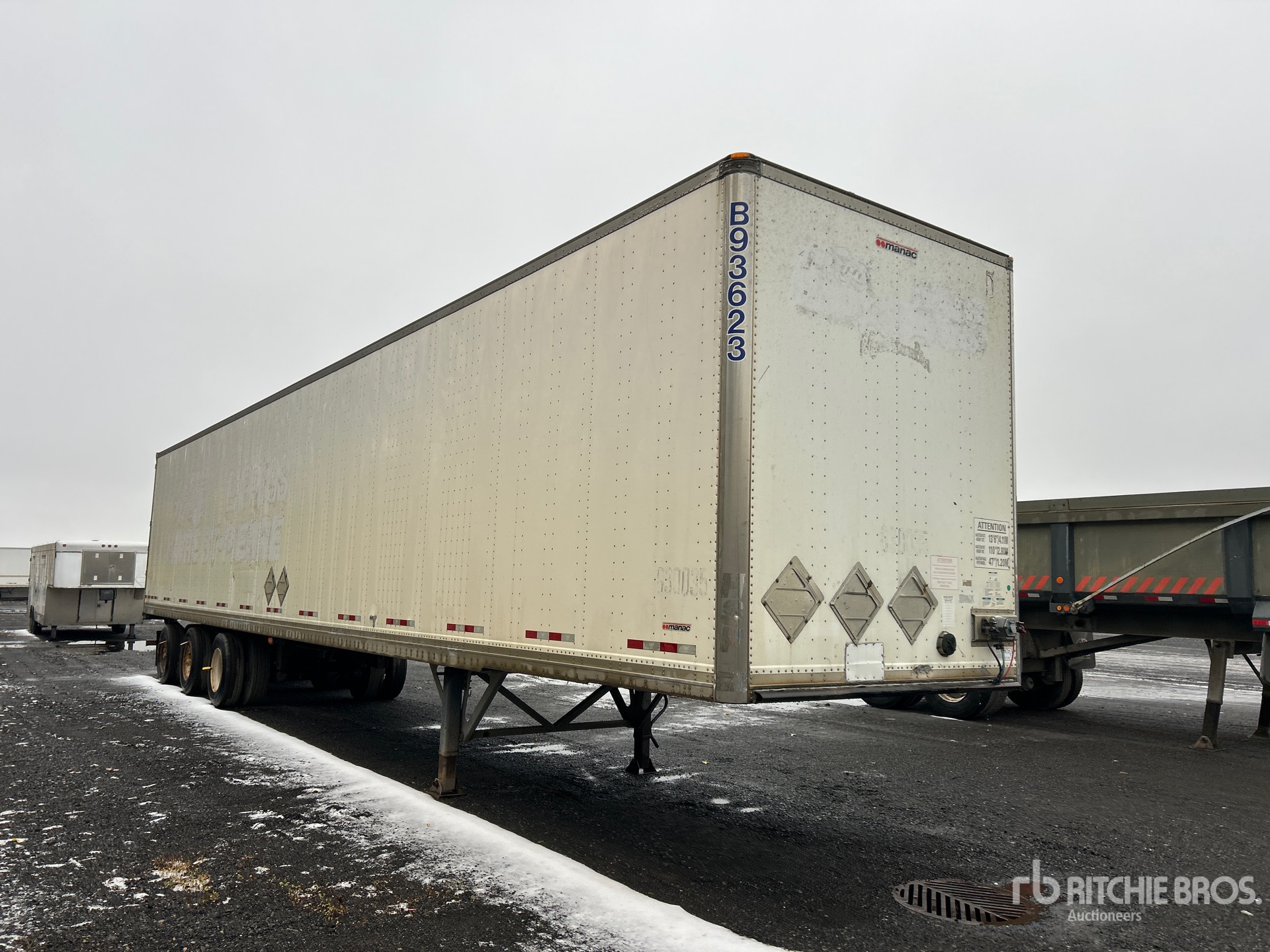 Aspect général with Image, coin avant droit