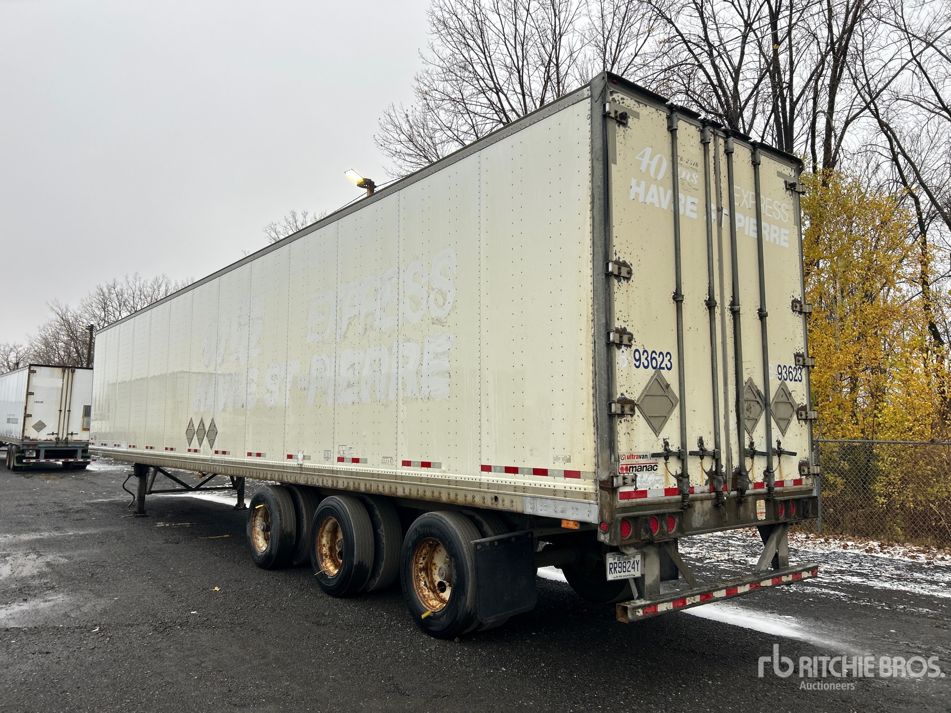 Aspect général with Image, coin arrière gauche