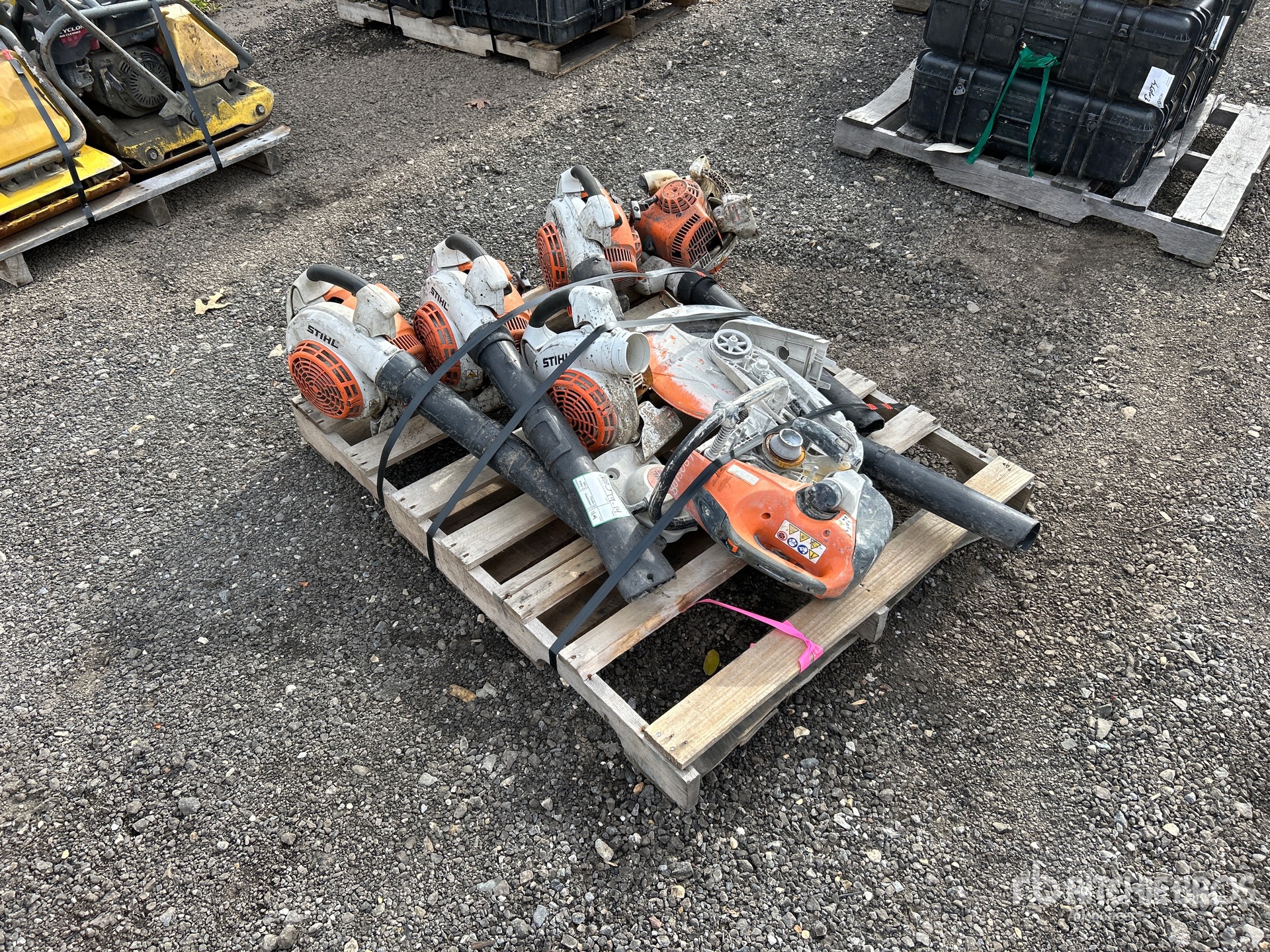 General Appearance with Bild, Ecke vorne rechts