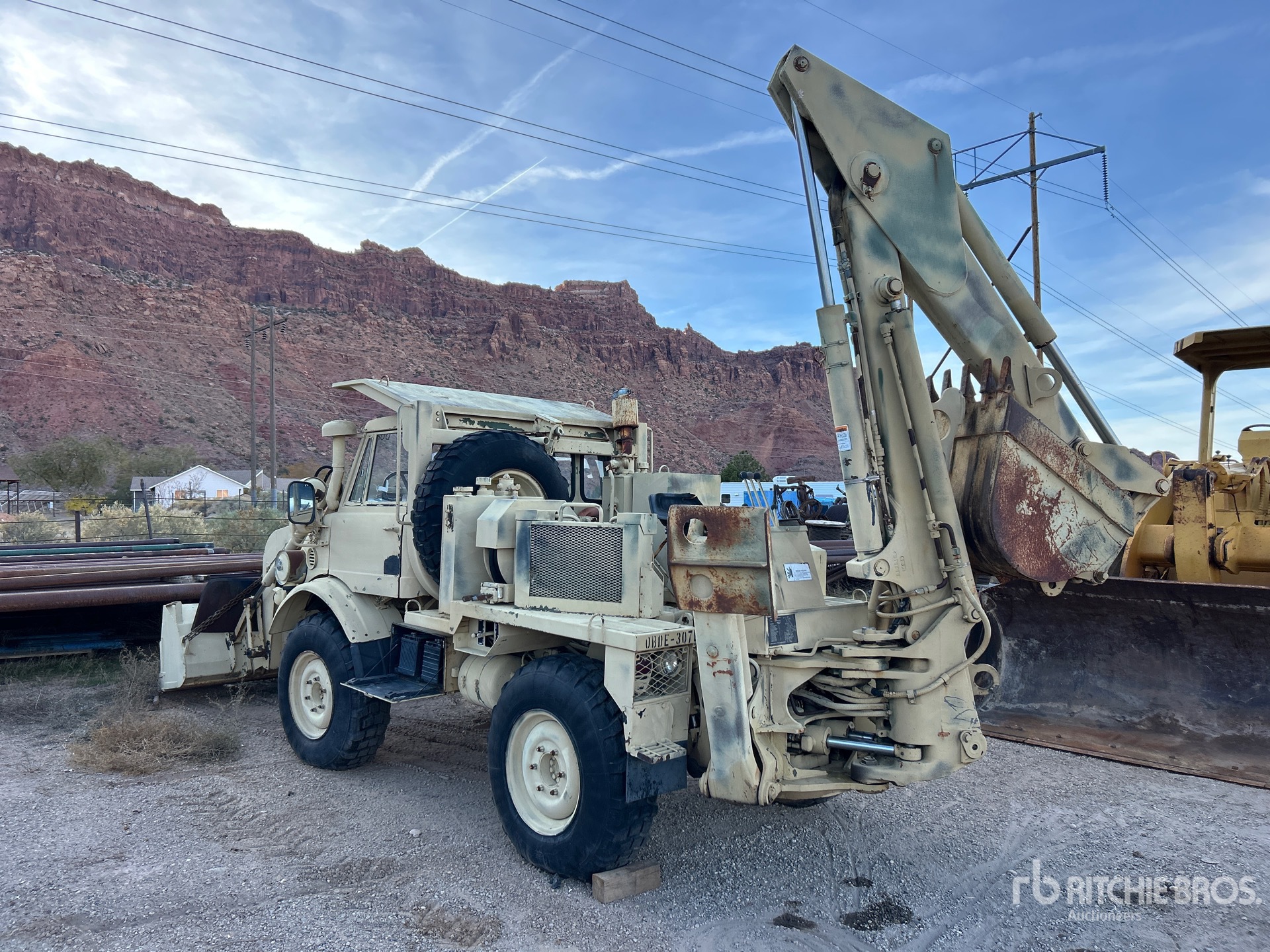 General Appearance with Picture, Left Rear Corner