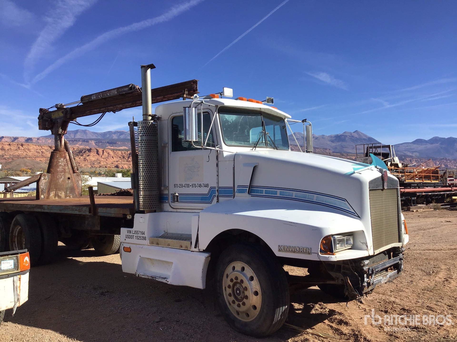 General Appearance with Picture, Right Front Corner