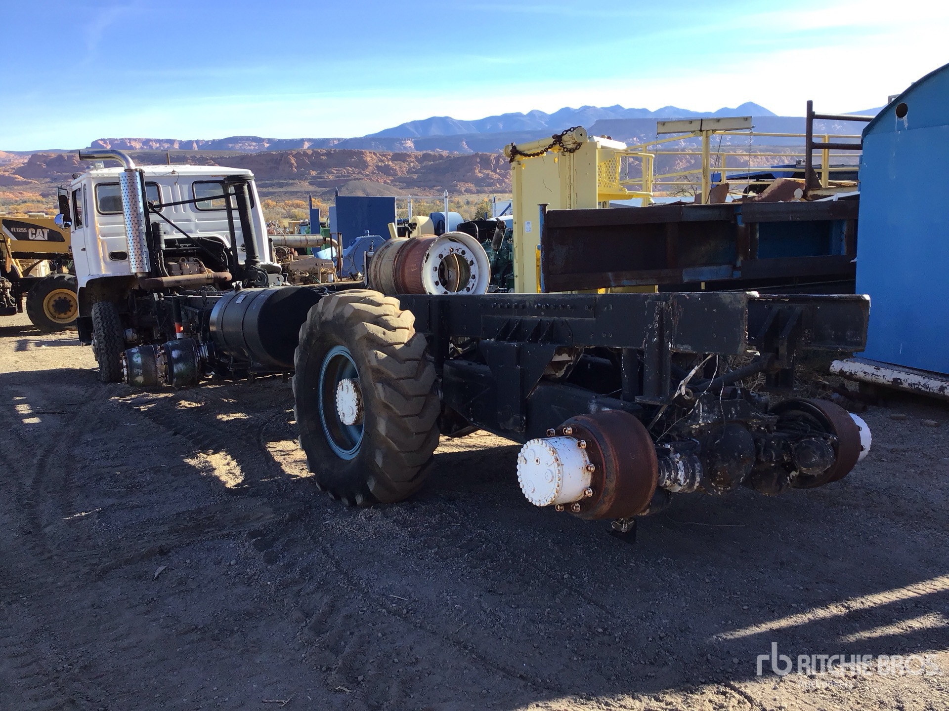 General Appearance with Bild, Ecke hinten links