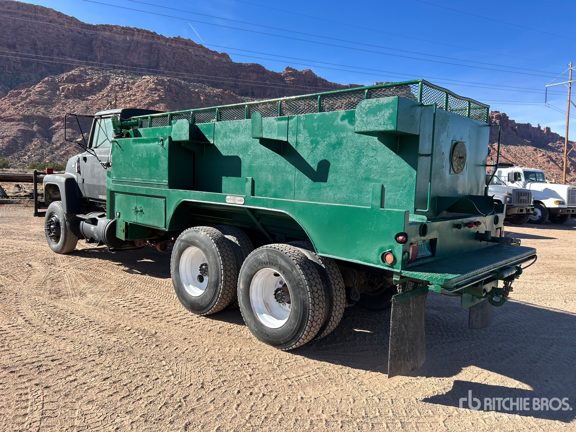 General Appearance with Bild, Ecke hinten links