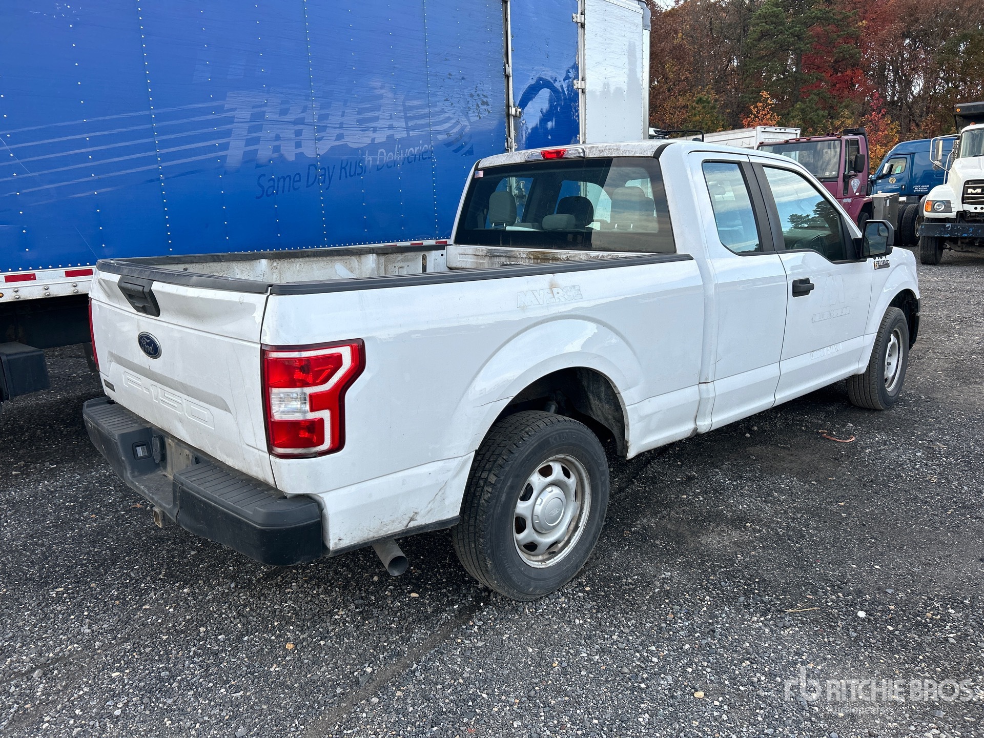 Aspect général with Image, coin arrière droit