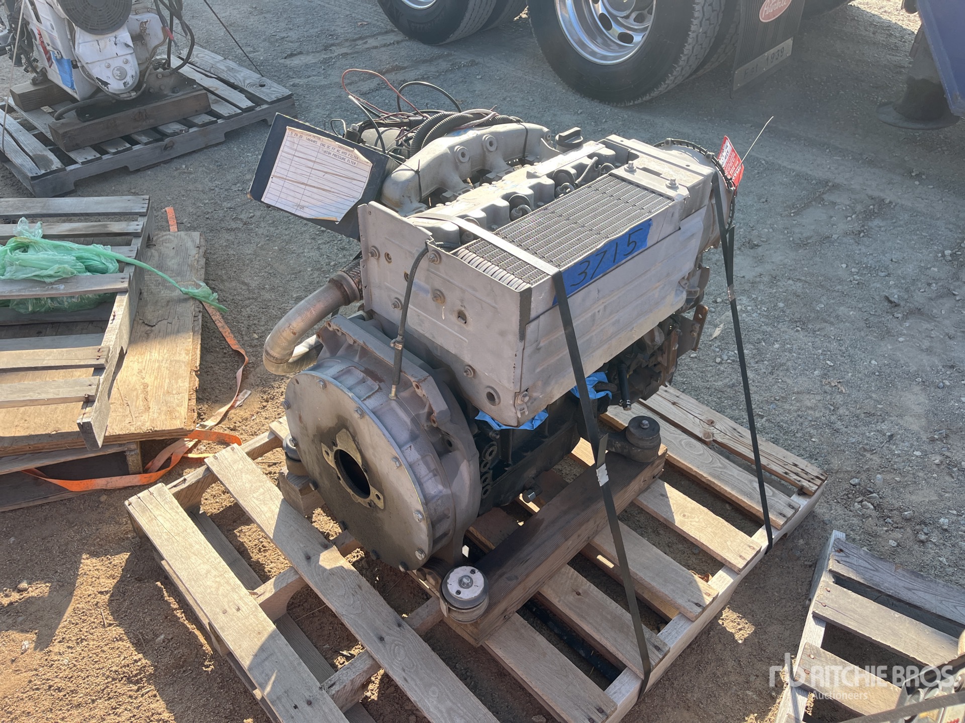 Aspect général with Image, coin avant droit