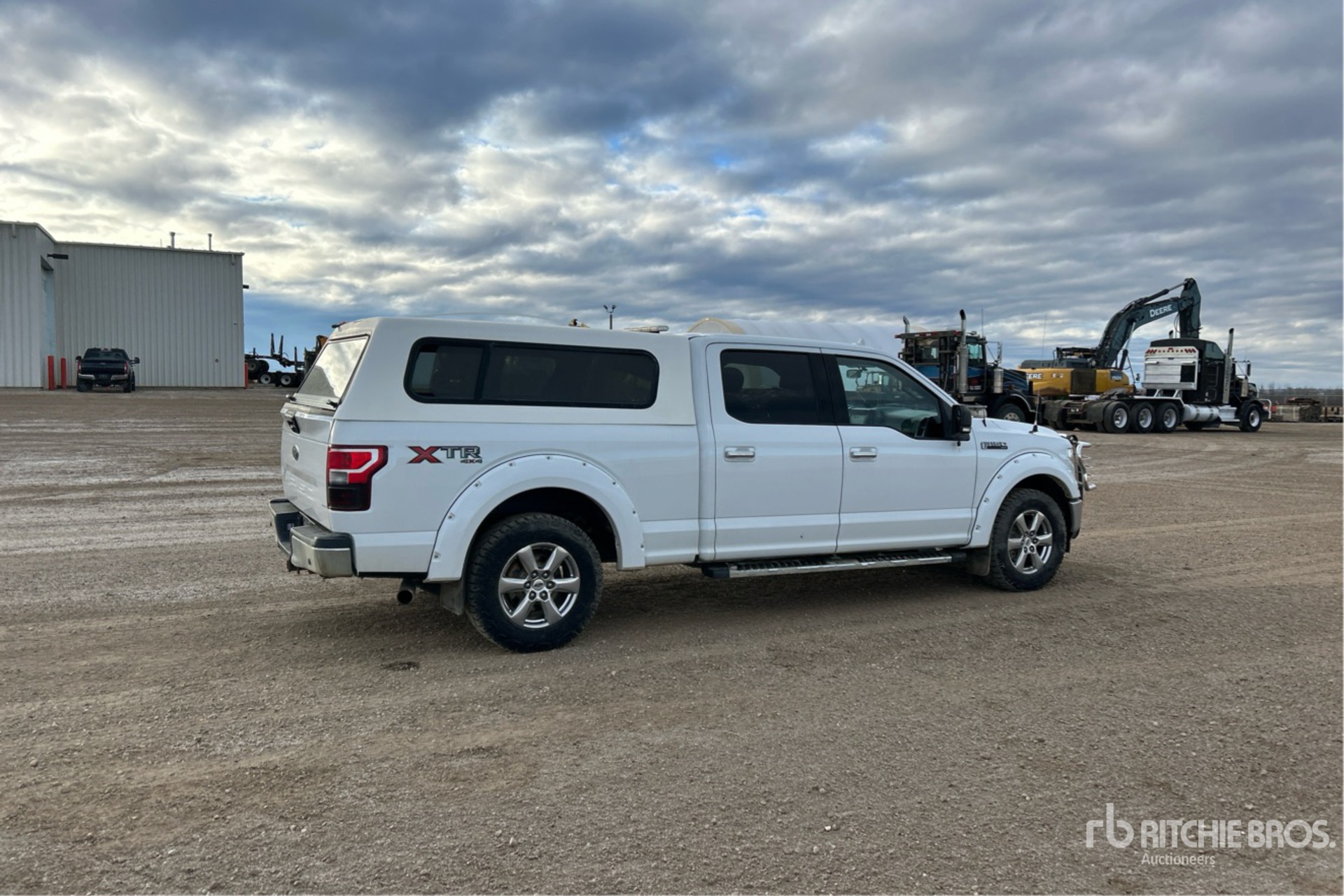 Aspect général with Image, coin arrière droit