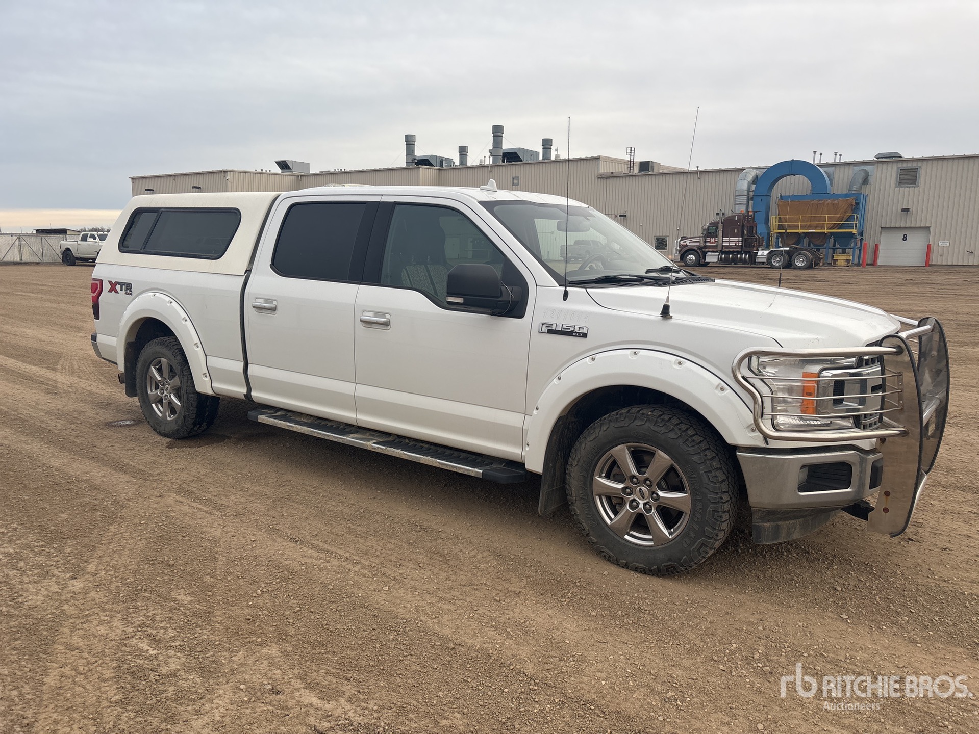 General Appearance with Foto, angolo anteriore destro