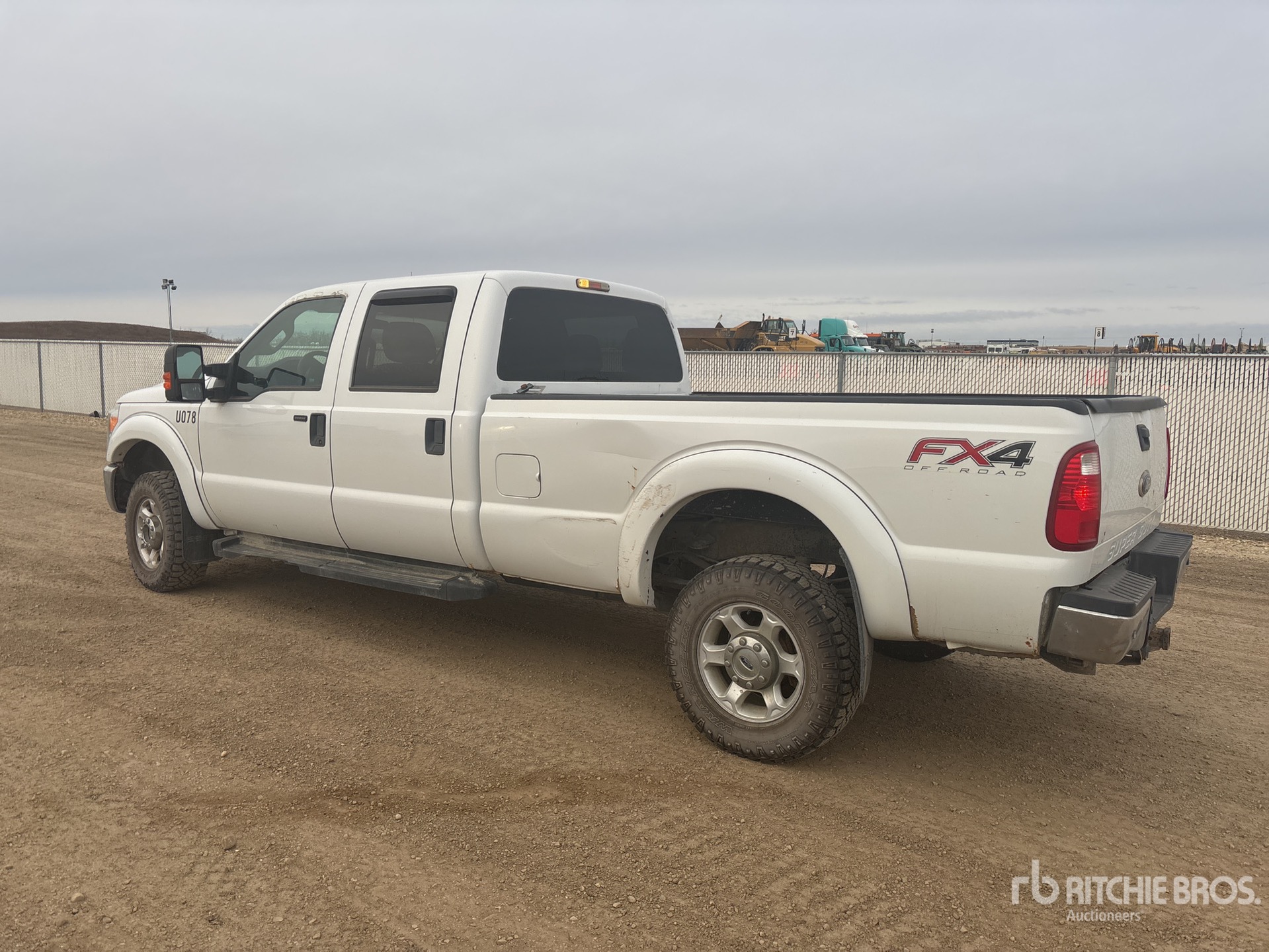 General Appearance with Foto, angolo posteriore sinistro