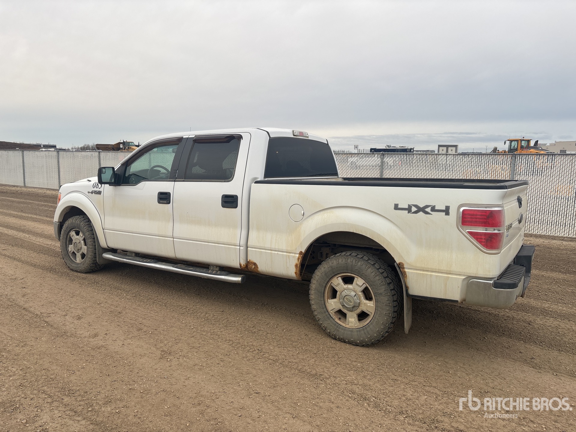 General Appearance with Foto, angolo posteriore sinistro