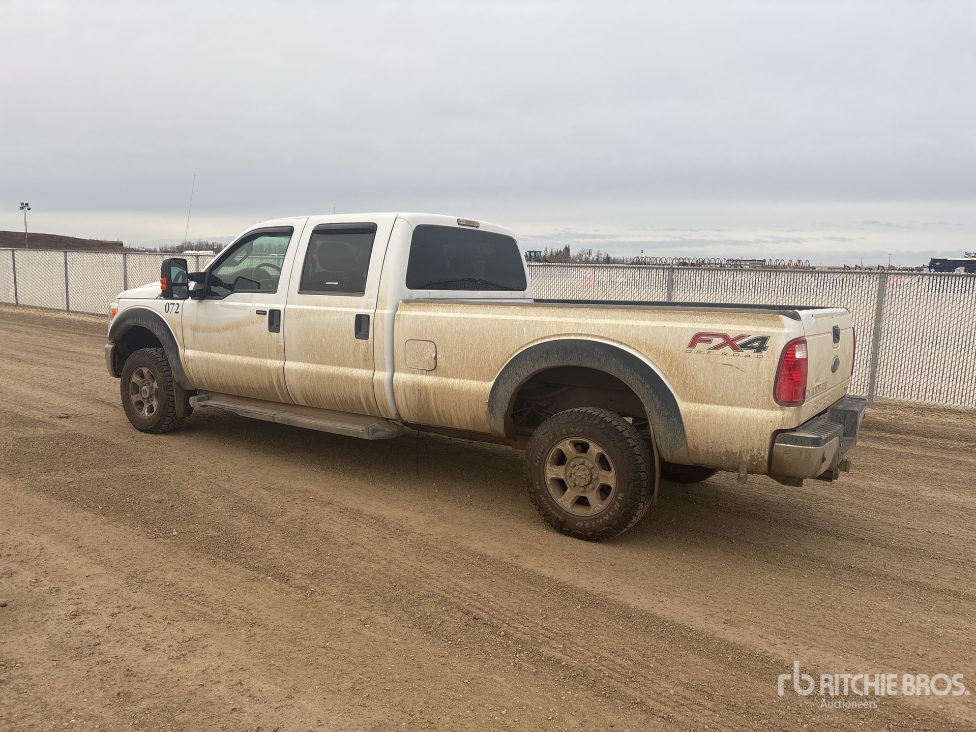 General Appearance with Foto, angolo posteriore sinistro