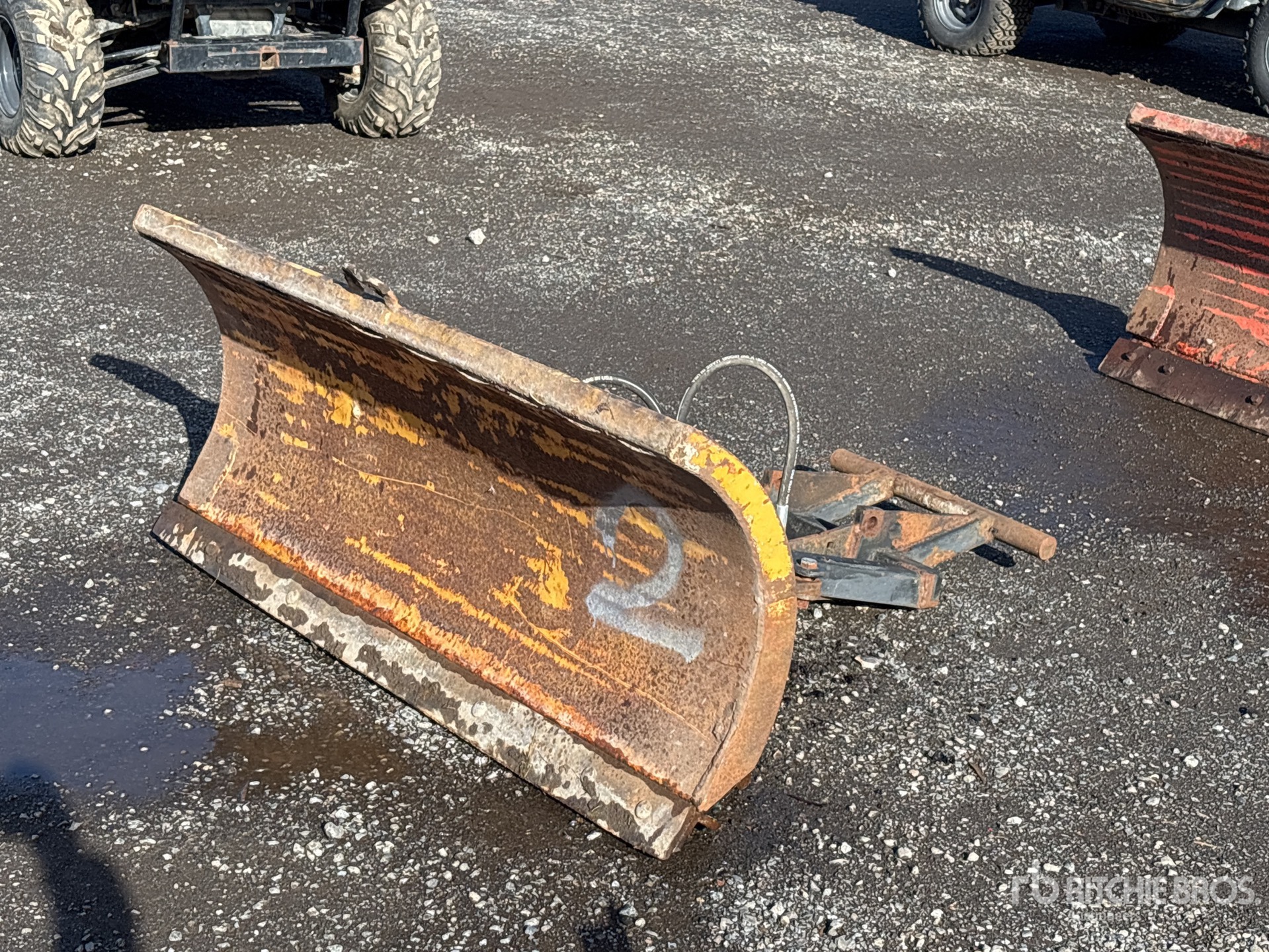 General Appearance with Bild, Ecke vorne links