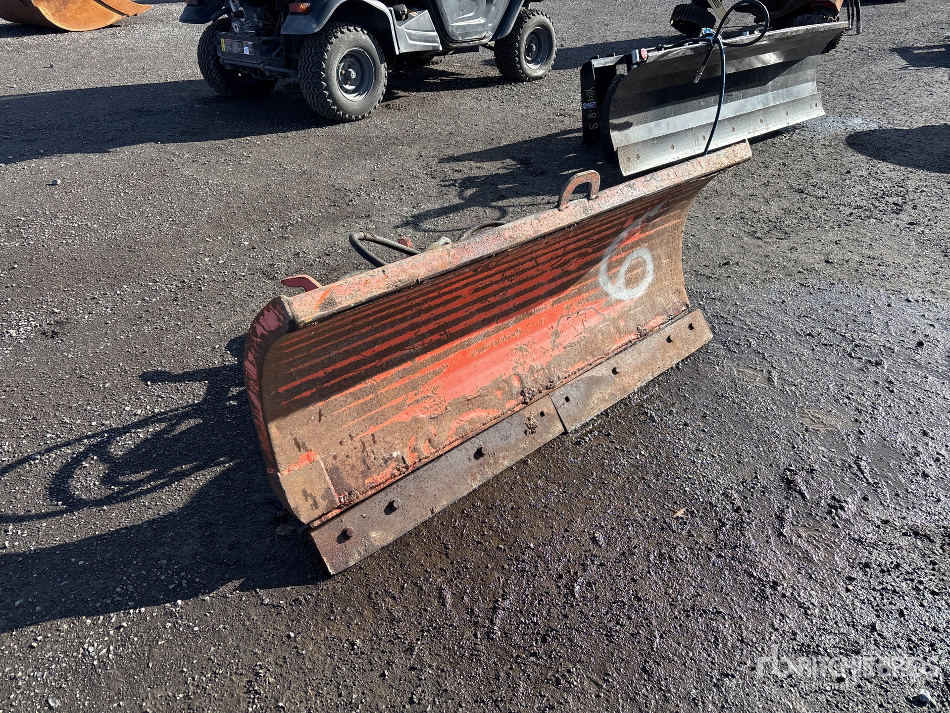 General Appearance with Bild, Ecke vorne rechts