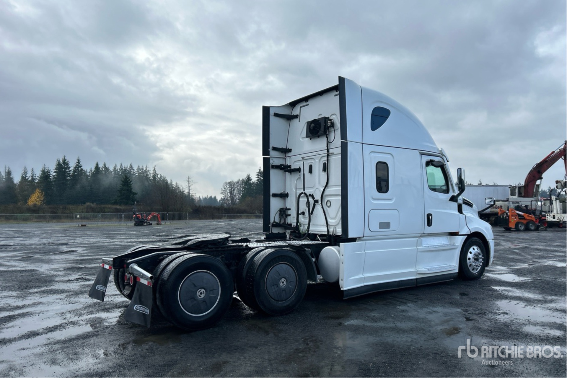 General Appearance with Foto, angolo anteriore sinistro