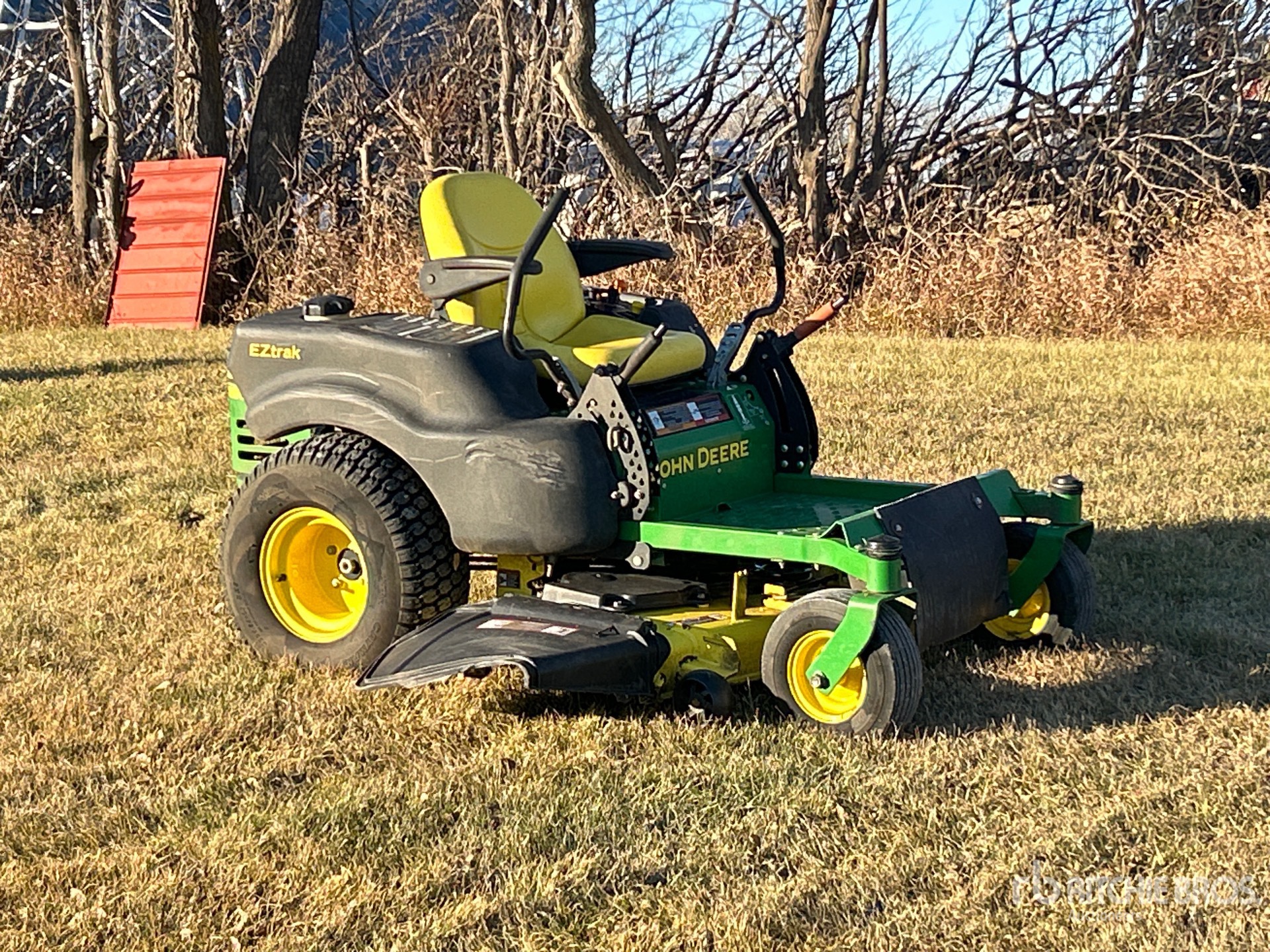 General Appearance with Bild, Ecke vorne rechts