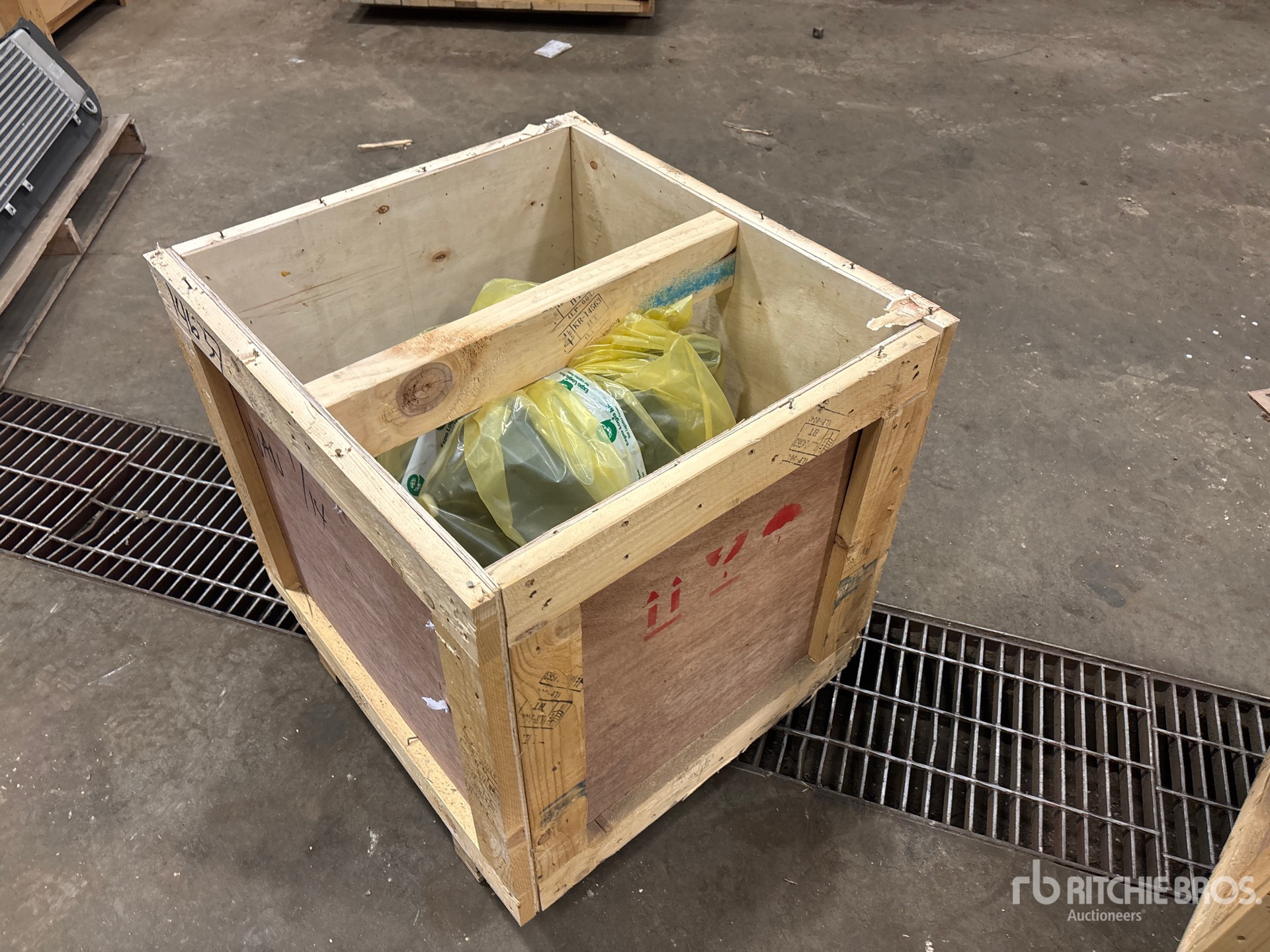 General Appearance with Foto, angolo anteriore sinistro