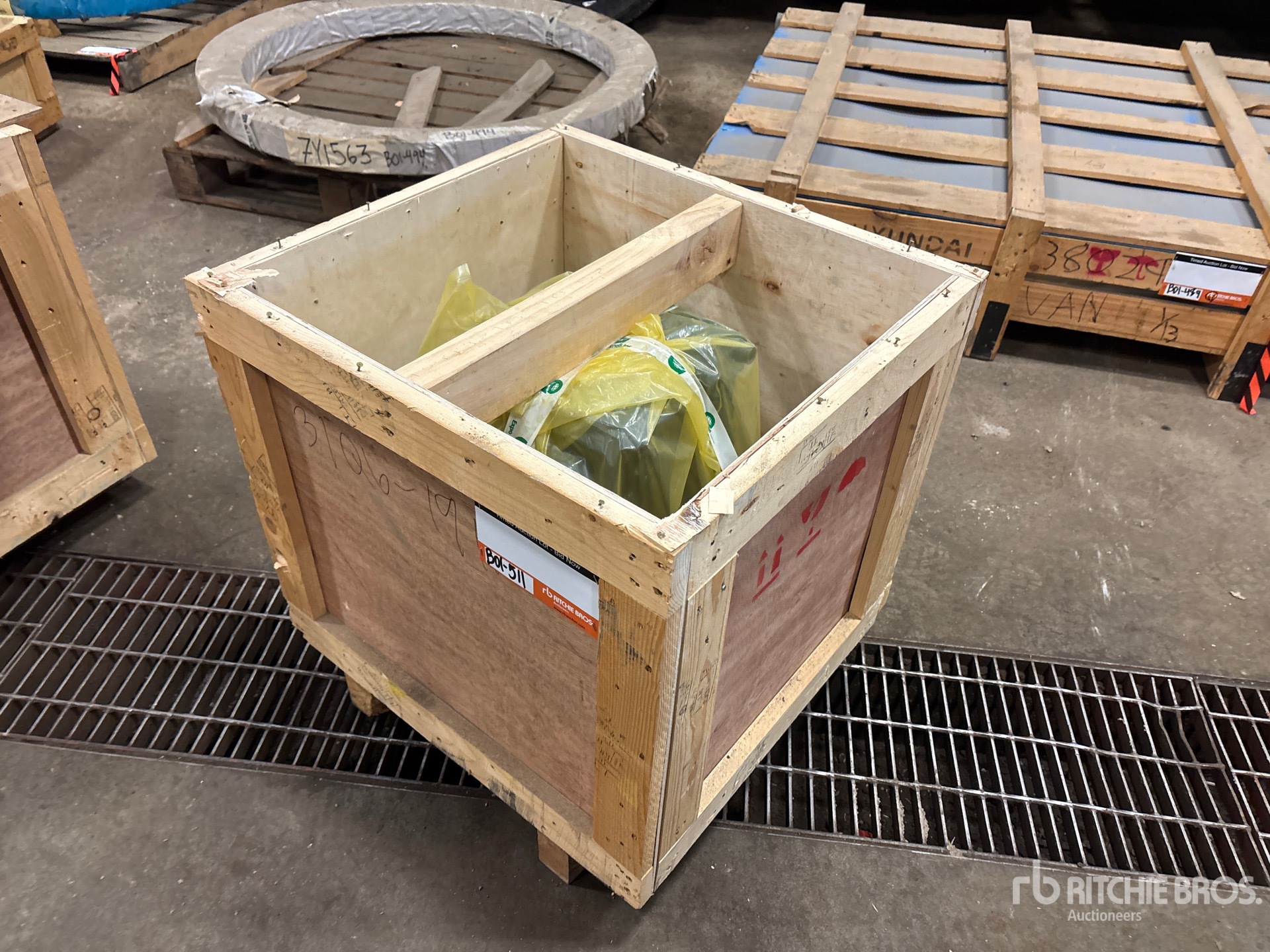 General Appearance with Foto, angolo anteriore sinistro