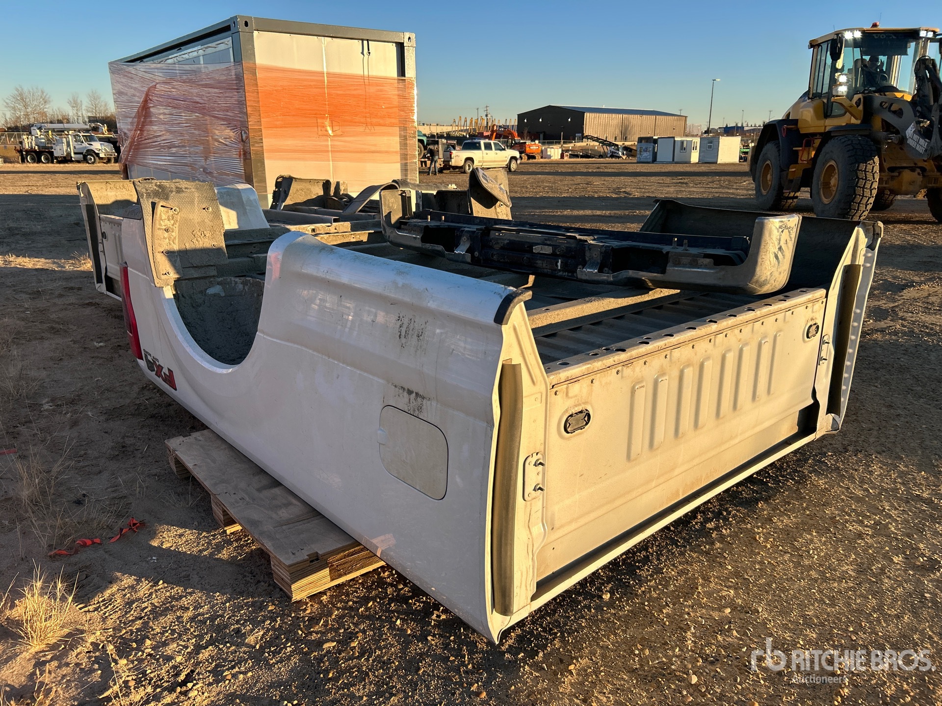 General Appearance with Bild, Ecke vorne rechts