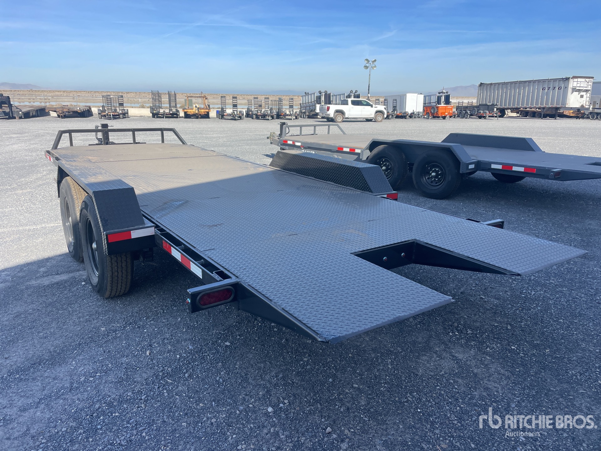 General Appearance with Bild, Ecke hinten links