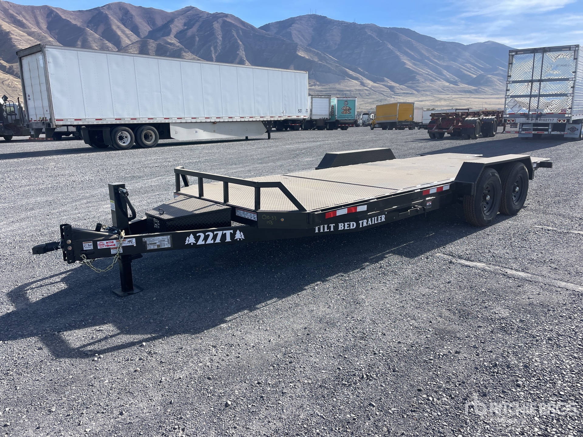 General Appearance with Bild, Ecke vorne links