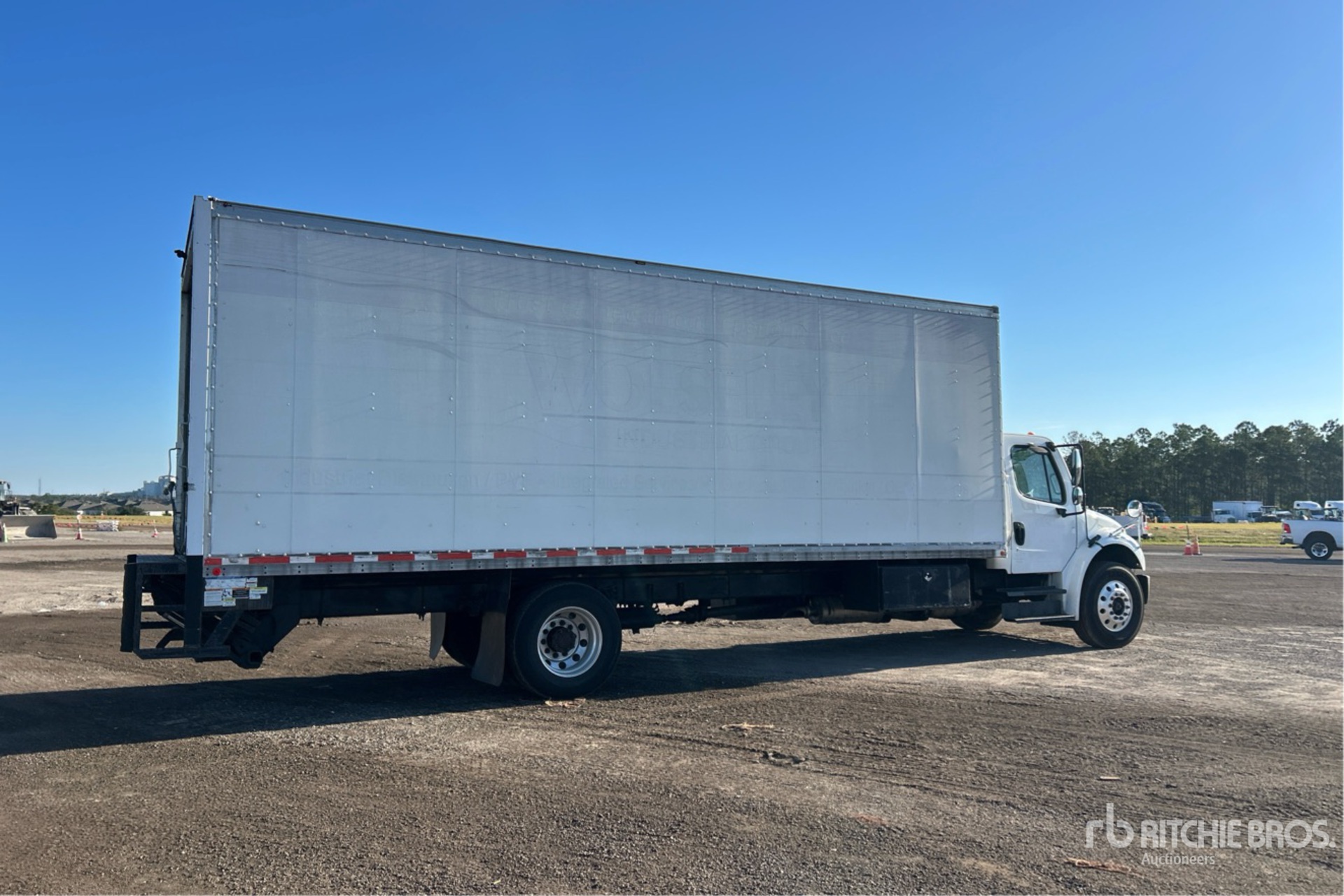 General Appearance with Bild, Ecke hinten rechts