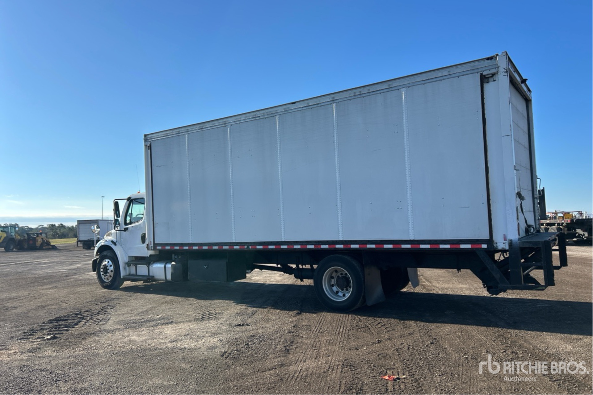 General Appearance with Bild, Ecke hinten links