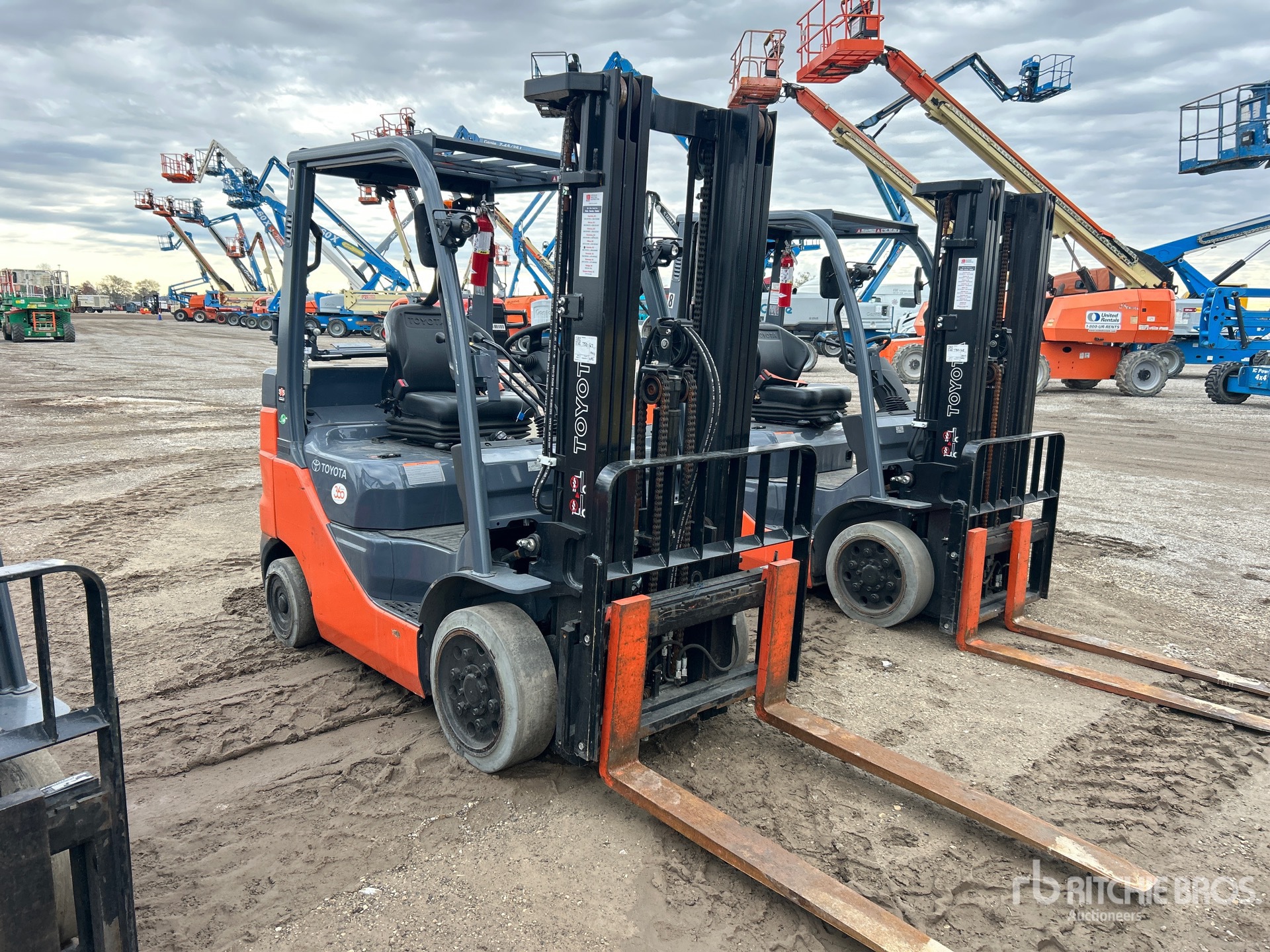 General Appearance with Picture, Right Front Corner