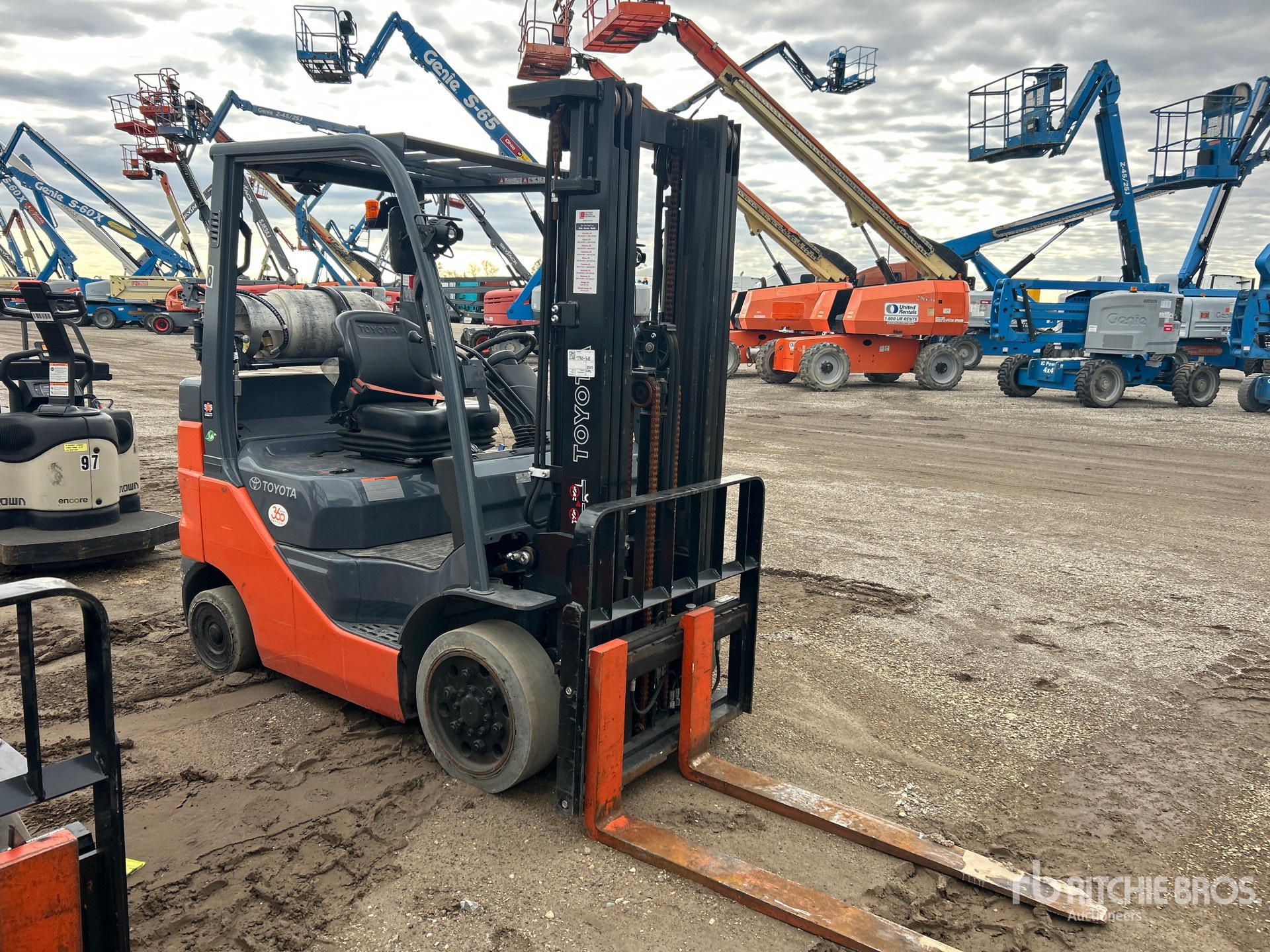 General Appearance with Picture, Right Front Corner