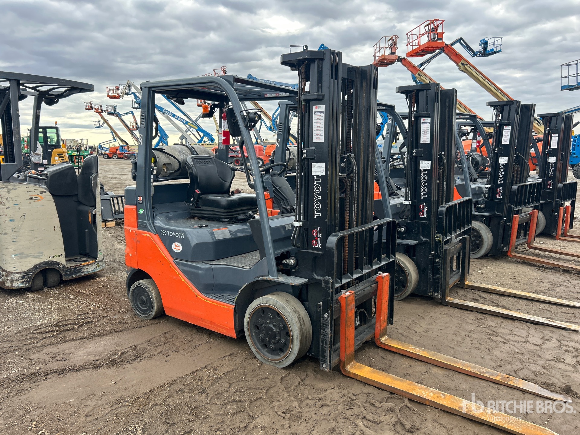 General Appearance with Picture, Right Front Corner