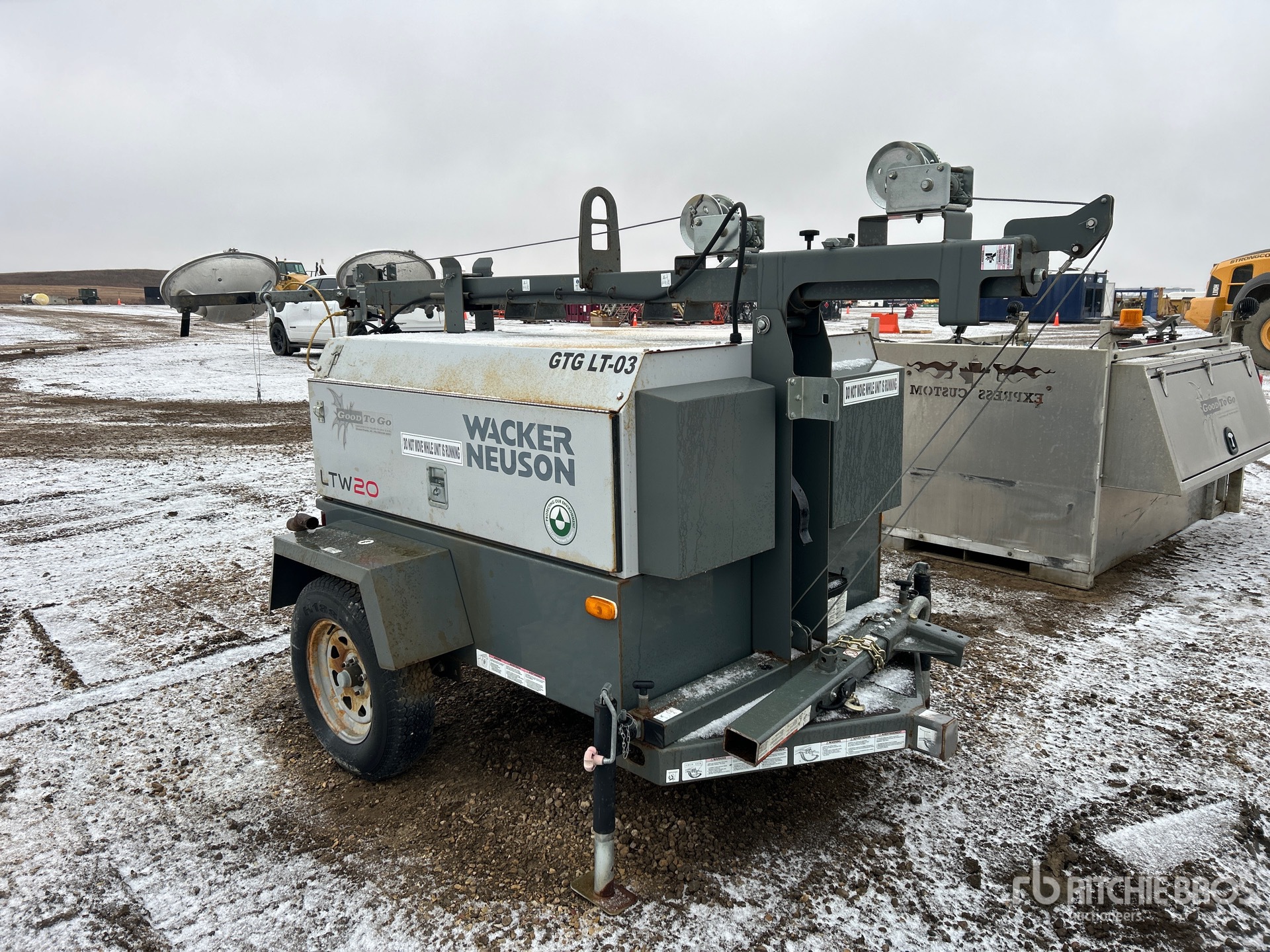 General Appearance with Bild, Ecke vorne rechts