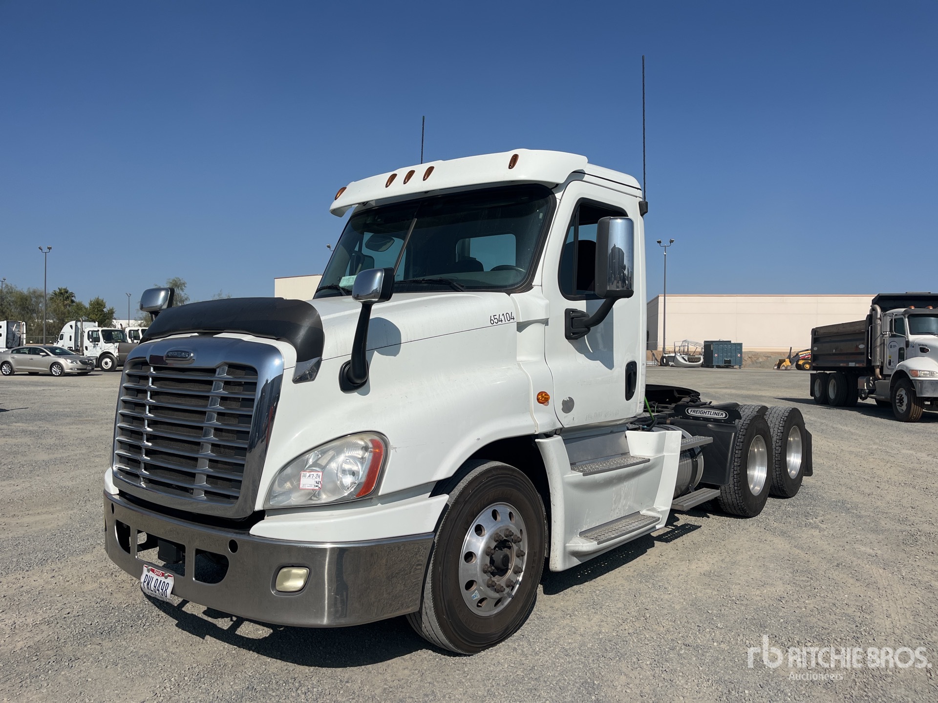 General Appearance with Foto, angolo anteriore sinistro