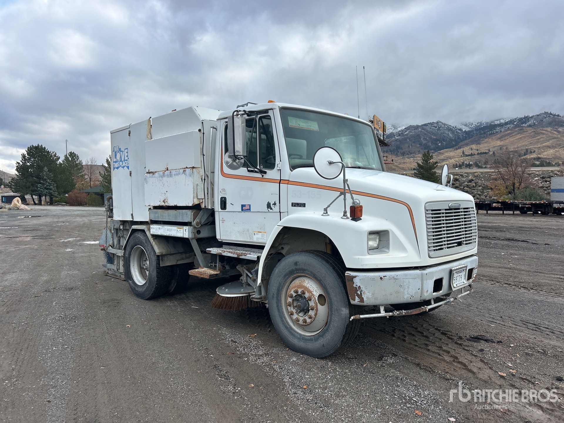 General Appearance with Picture, Right Front Corner