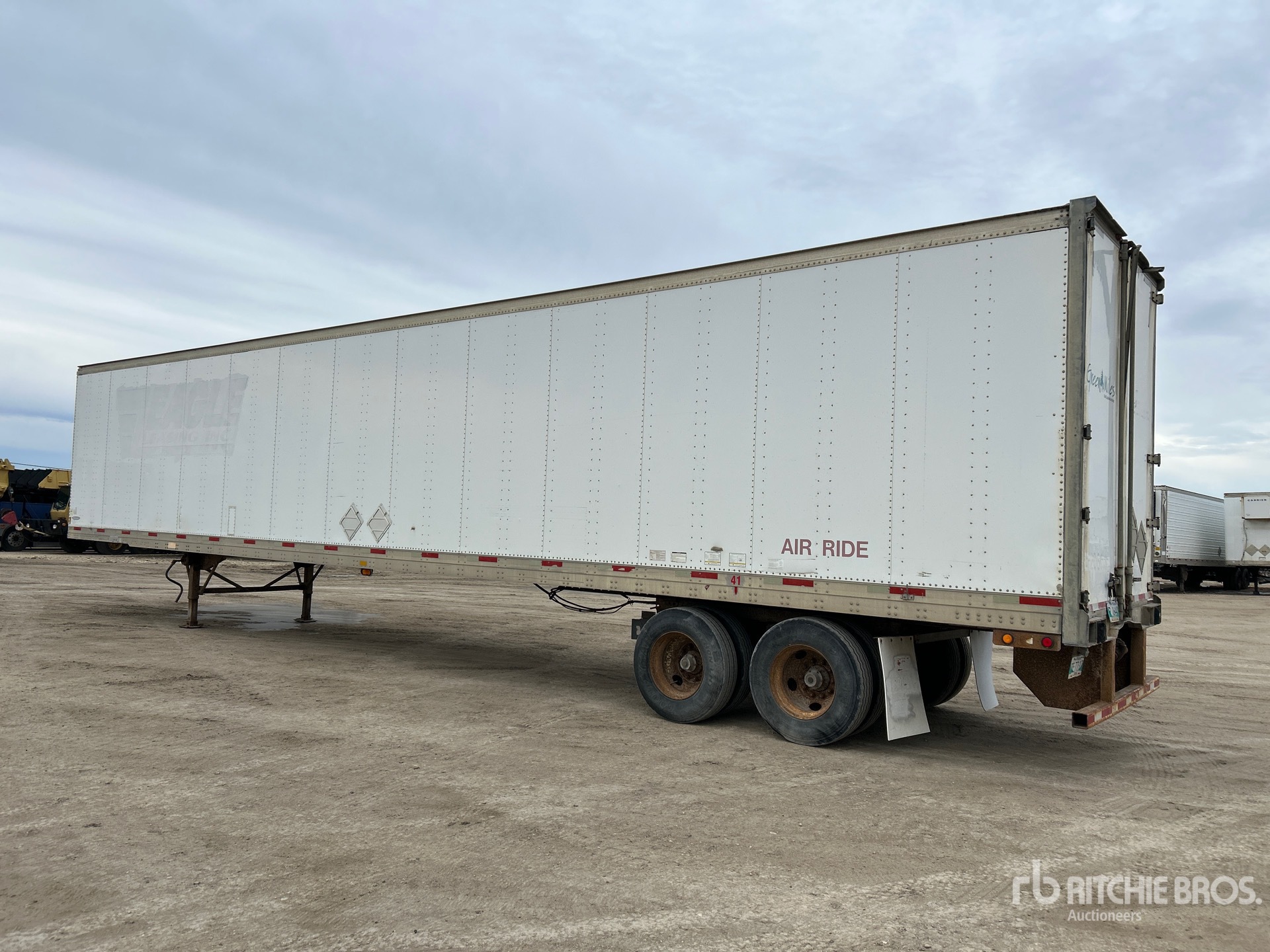 General Appearance with Bild, Ecke hinten links