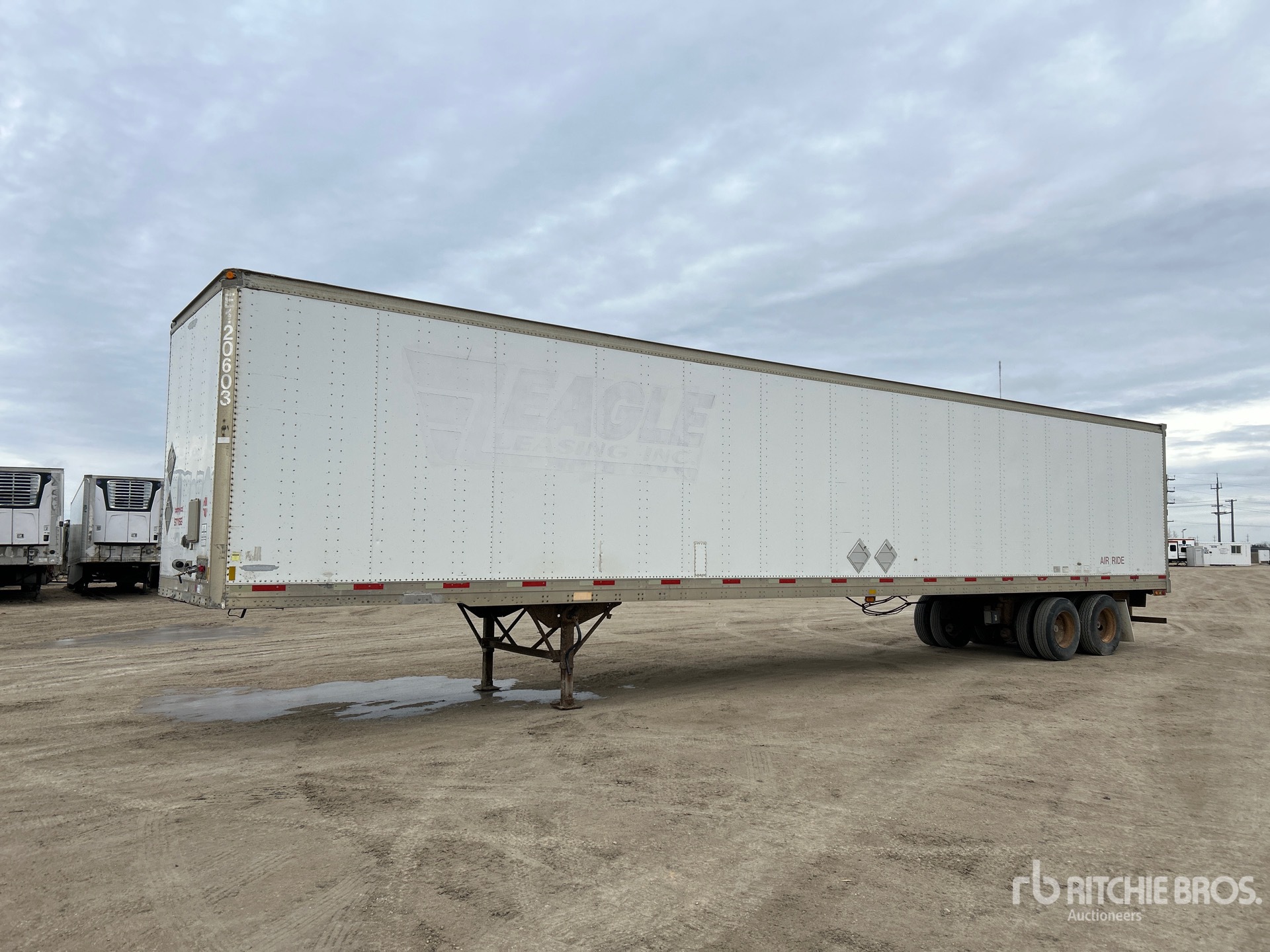 General Appearance with Bild, Ecke vorne links