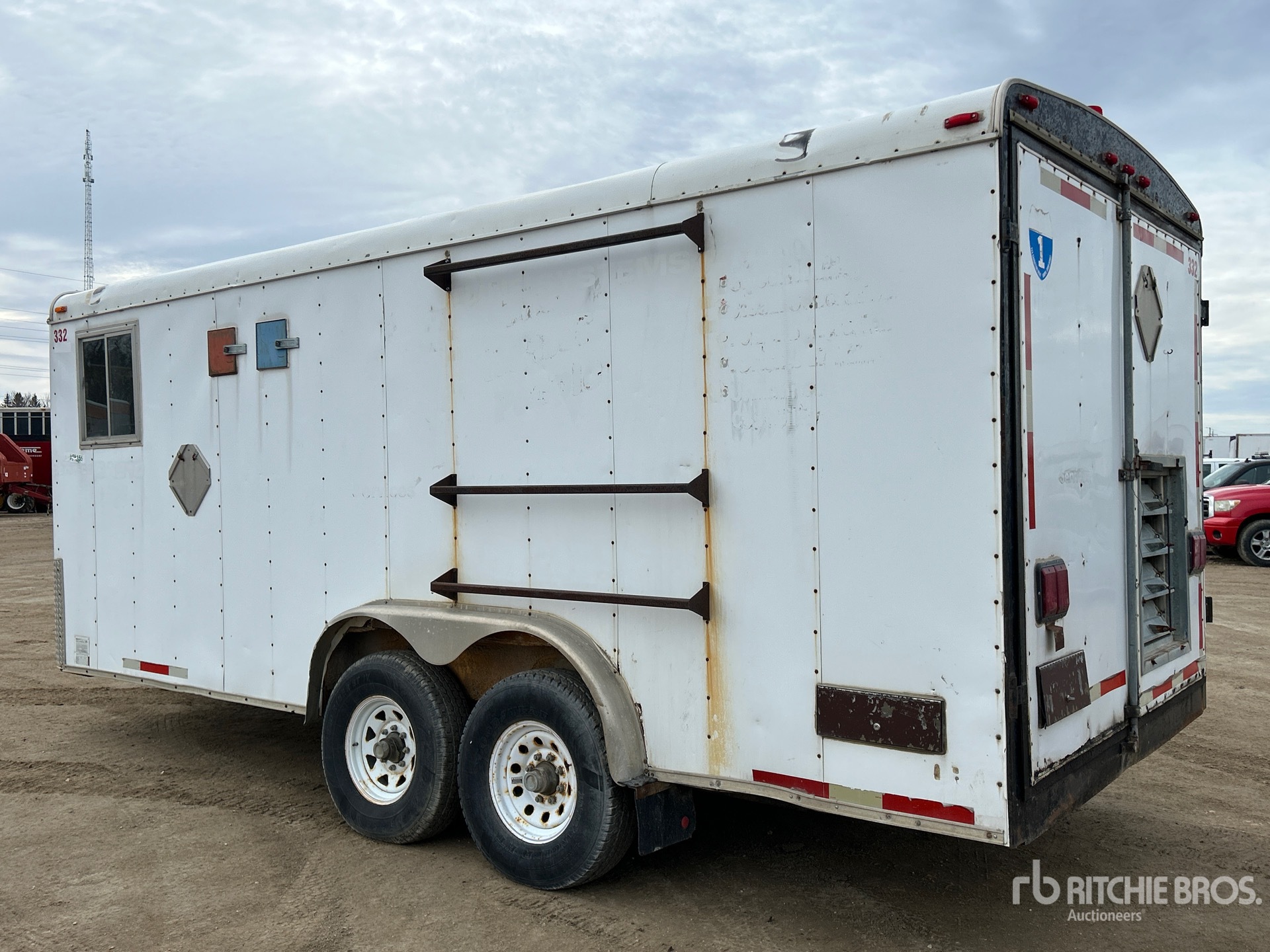 General Appearance with Bild, Ecke hinten links